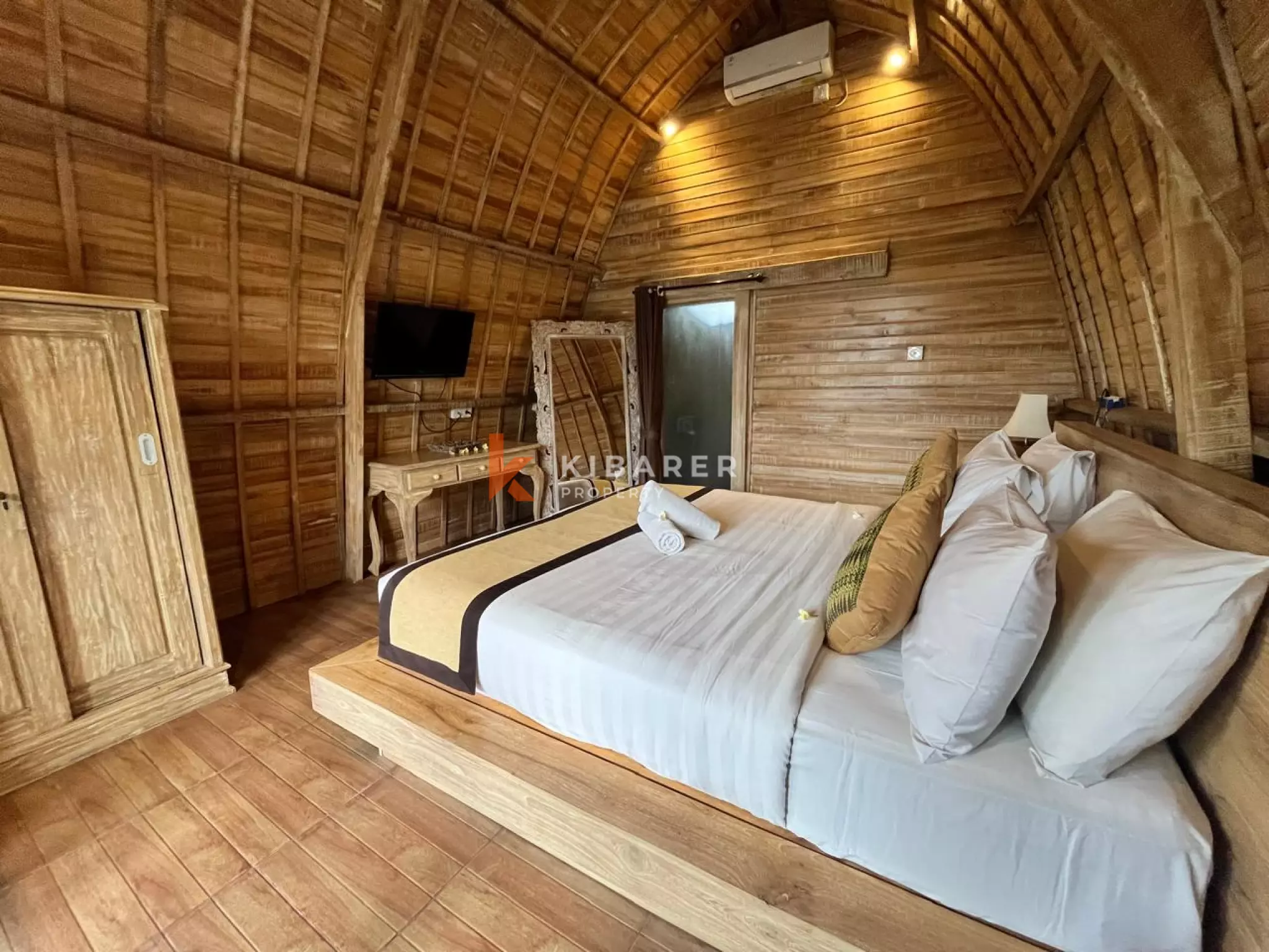 Mixed Style Two Bedroom Villa with Garden and Ricefield view in Canggu — image 17
