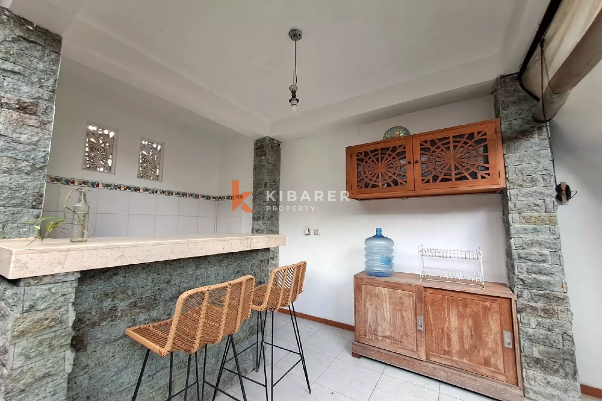 Comfortable 2-Bedroom Villa with Rooftop Gazebo in Babakan Canggu — image 2