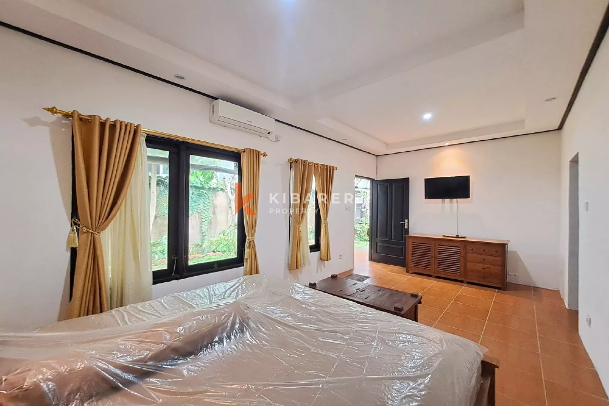Comfortable 2-Bedroom Villa with Rooftop Gazebo in Babakan Canggu — image 11