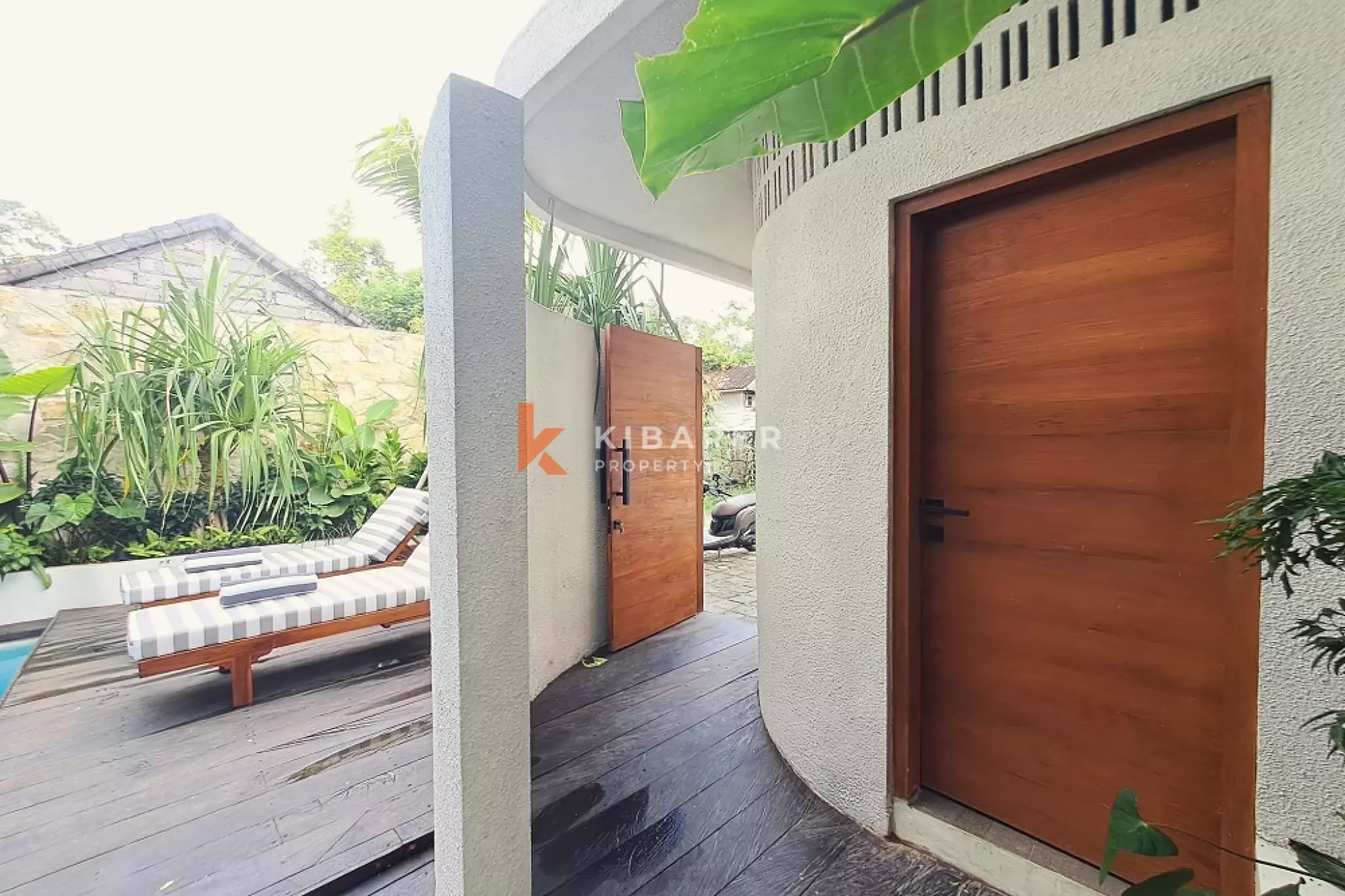 Stylish Two-Bedroom Tropical Villa in Tumbak Bayuh — image 4
