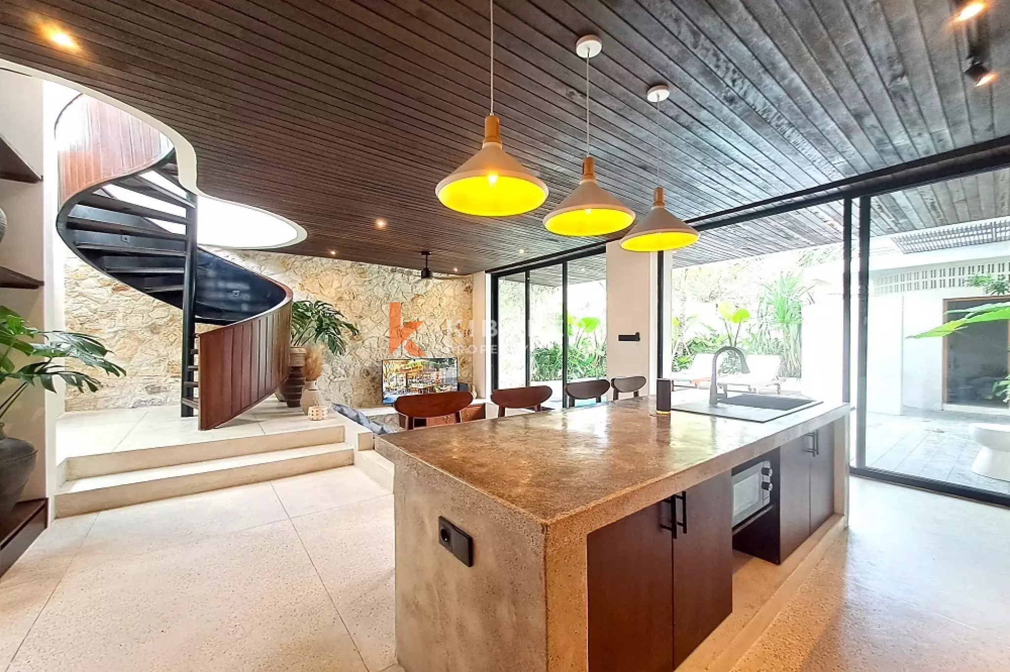 Elegant Two-Bedroom Tropical Villa in Tumbak Bayuh — image 8