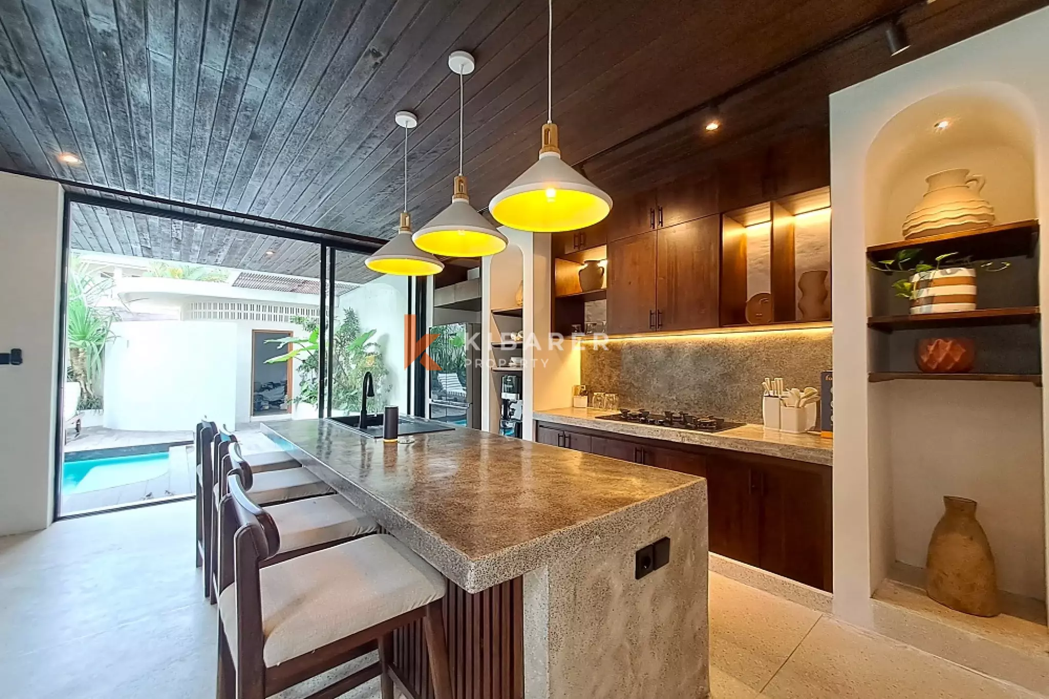 Elegant Two-Bedroom Tropical Villa in Tumbak Bayuh — image 9