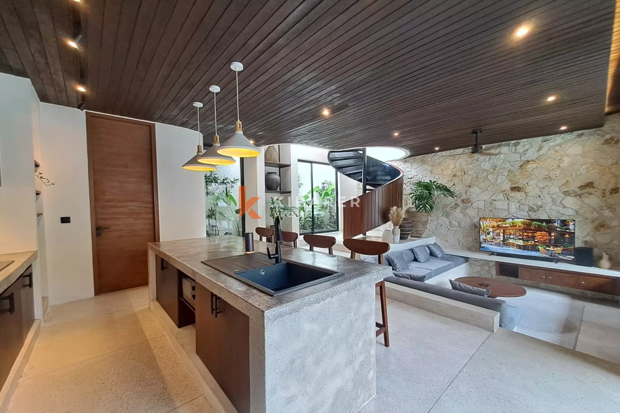 Elegant Two-Bedroom Tropical Villa in Tumbak Bayuh — image 6