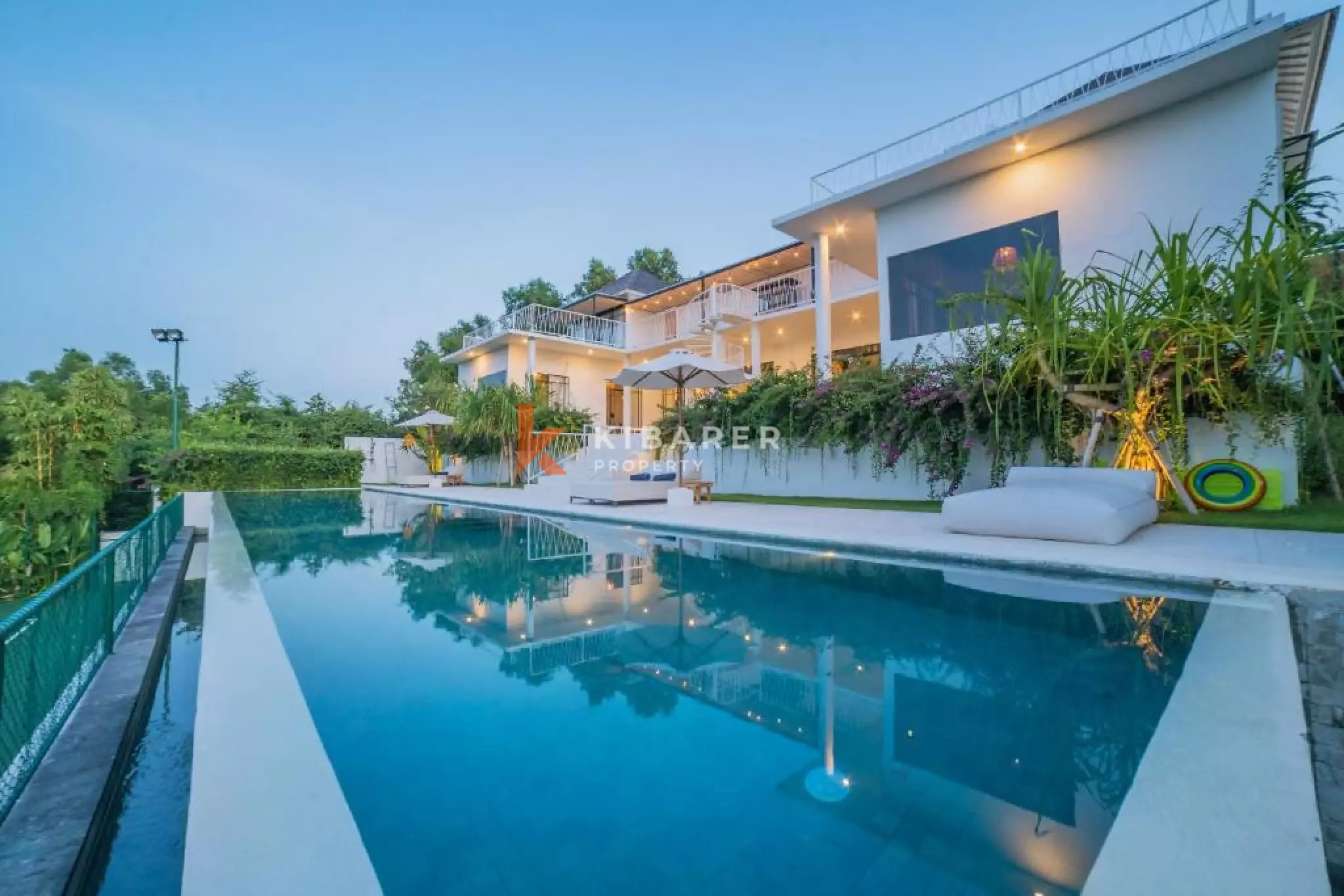 Luxurious Six Bedroom Villa in Balangan Hill — image 3