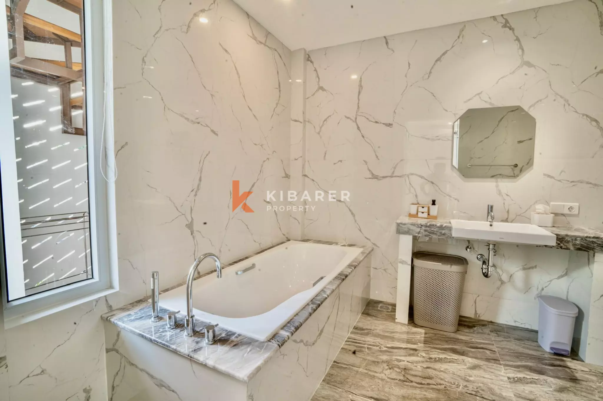 Chic Modern Living Three Bedroom Villa in Tumbak Bayuh — image 14