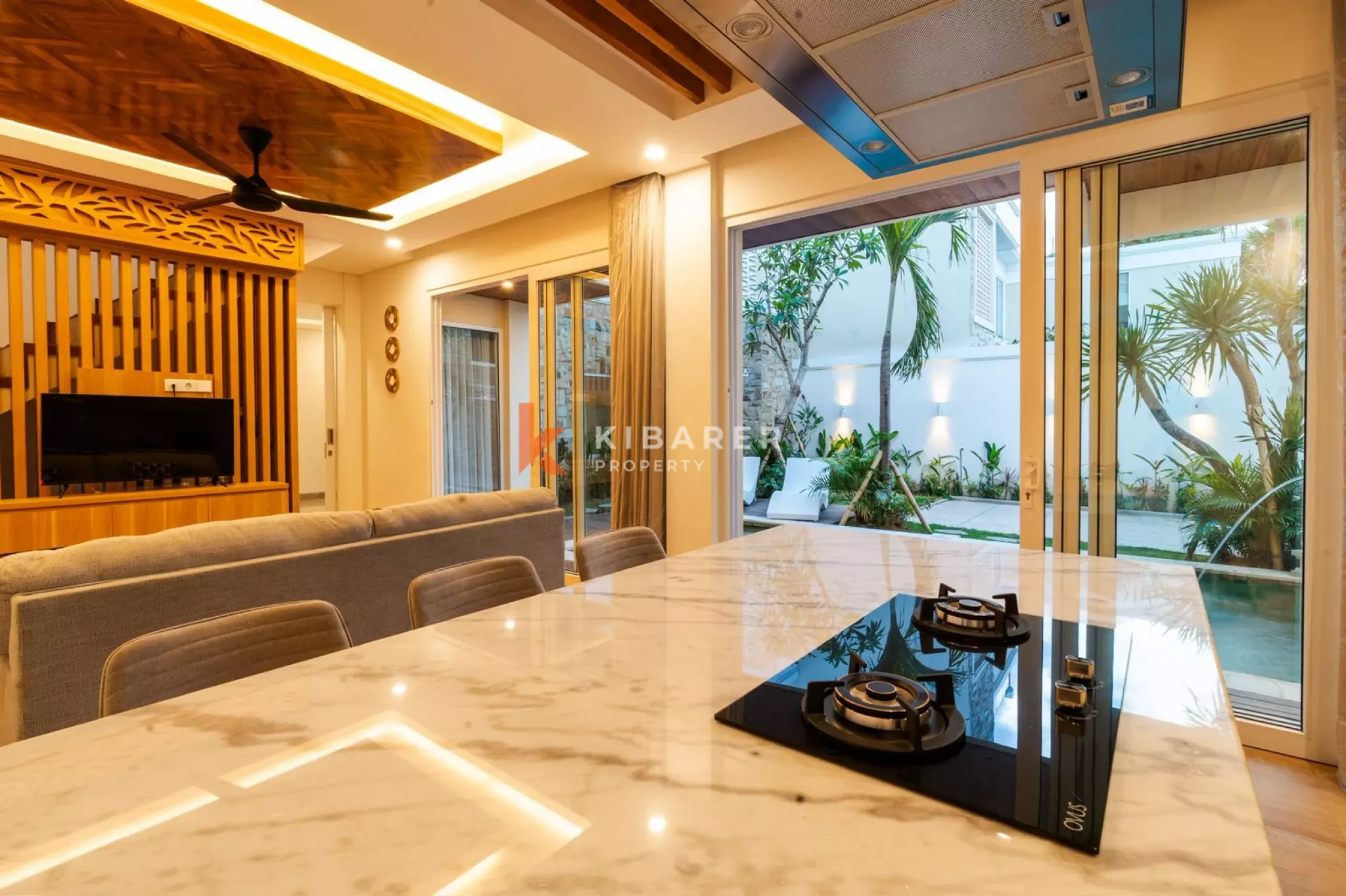 Chic Modern Living Three Bedroom Villa in Tumbak Bayuh — image 7