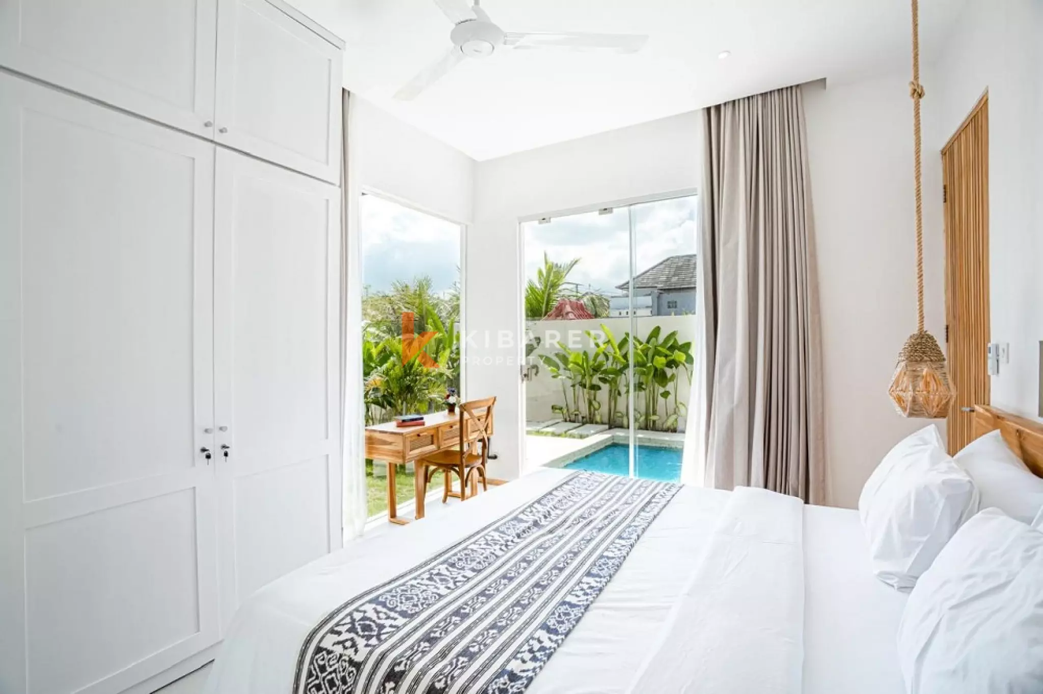 Modern Two-Bedroom Roof Villa with Facilities in Tumbak Bayuh — image 7