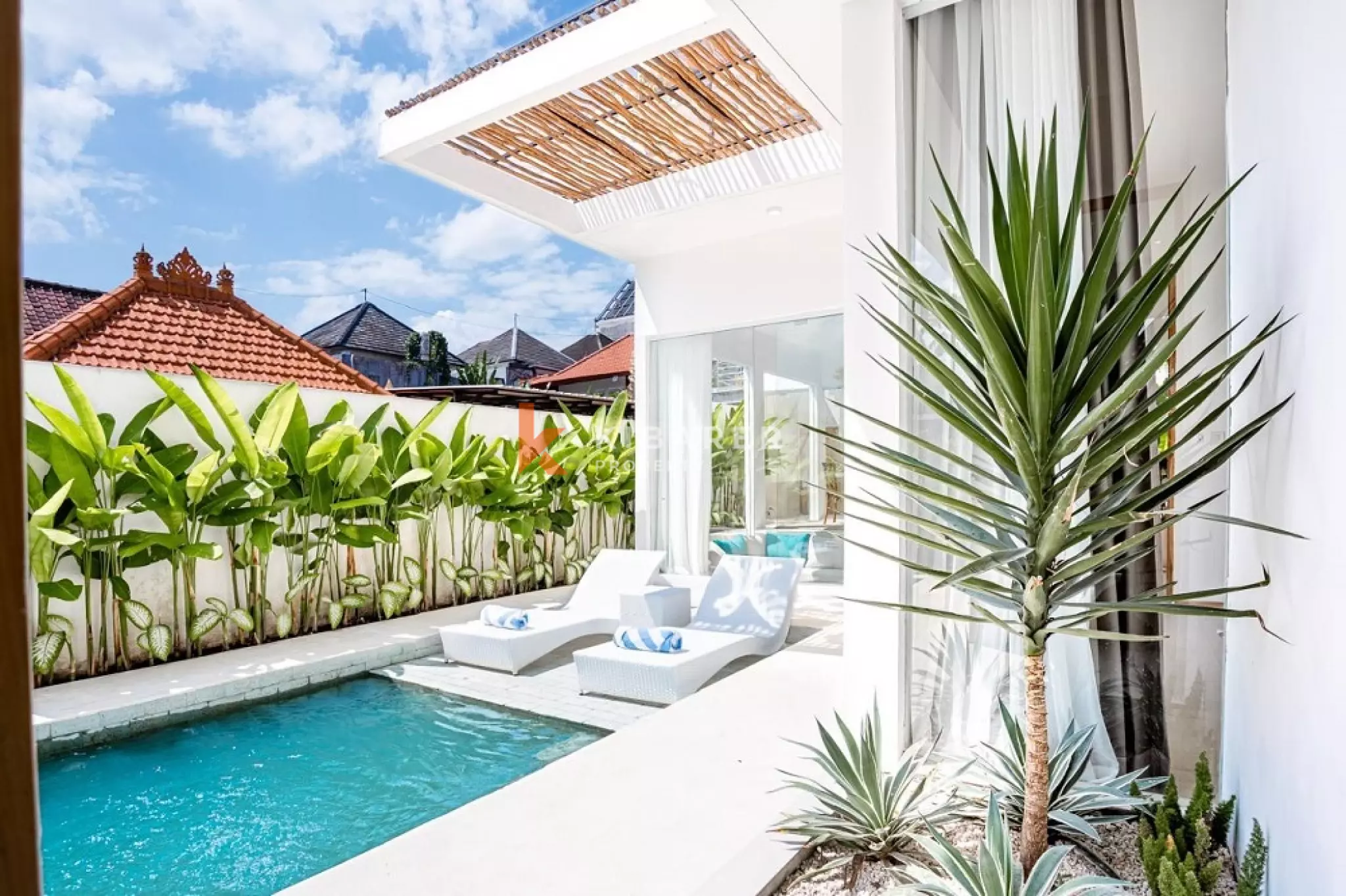 Modern Two-Bedroom Roof Villa with Facilities in Tumbak Bayuh — image 5