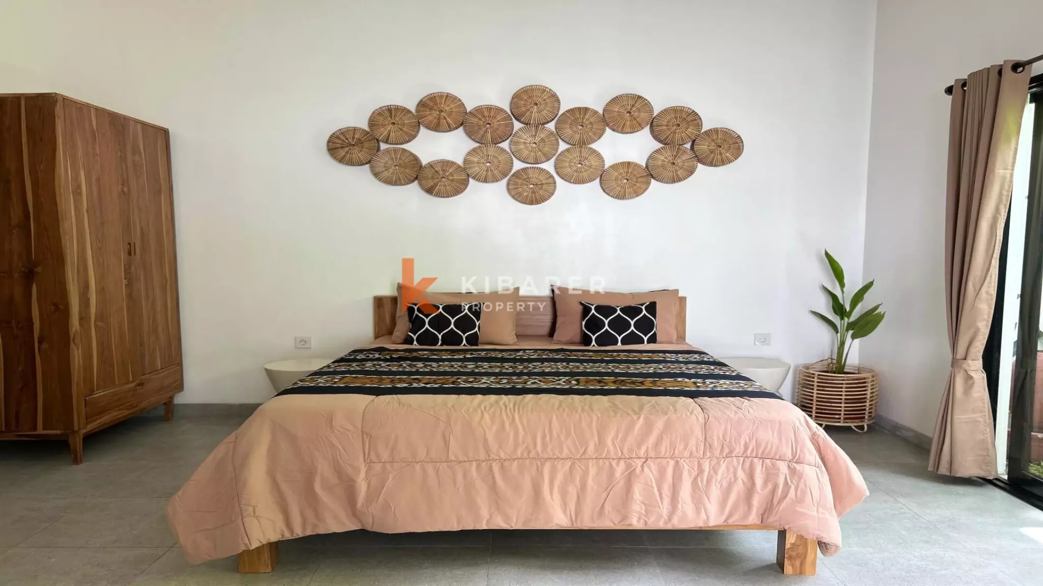 Sophisticated One-Bedroom Apartment in Central Seminyak — image 7