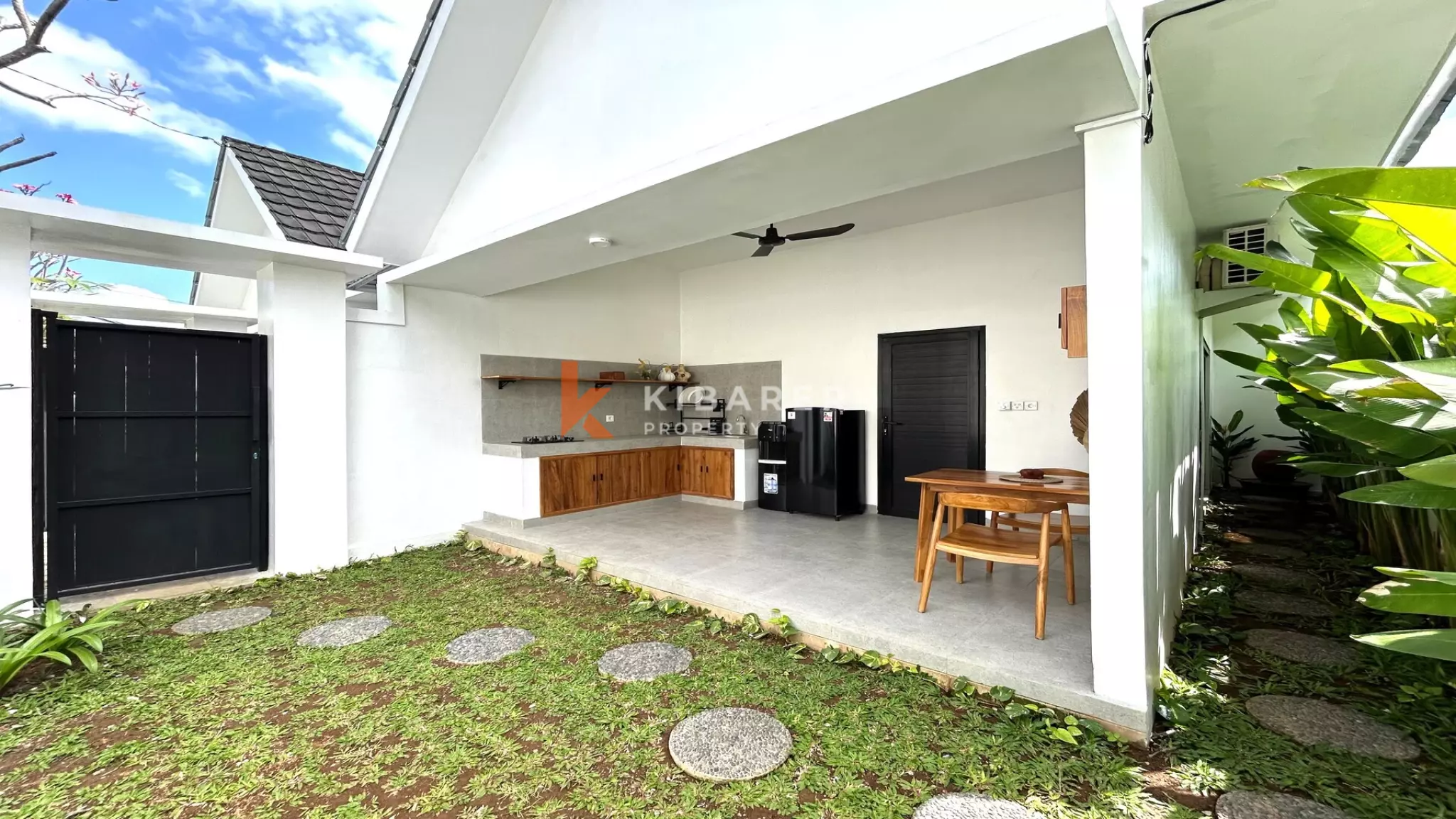 Sophisticated One-Bedroom Apartment in the Heart of Seminyak — image 2