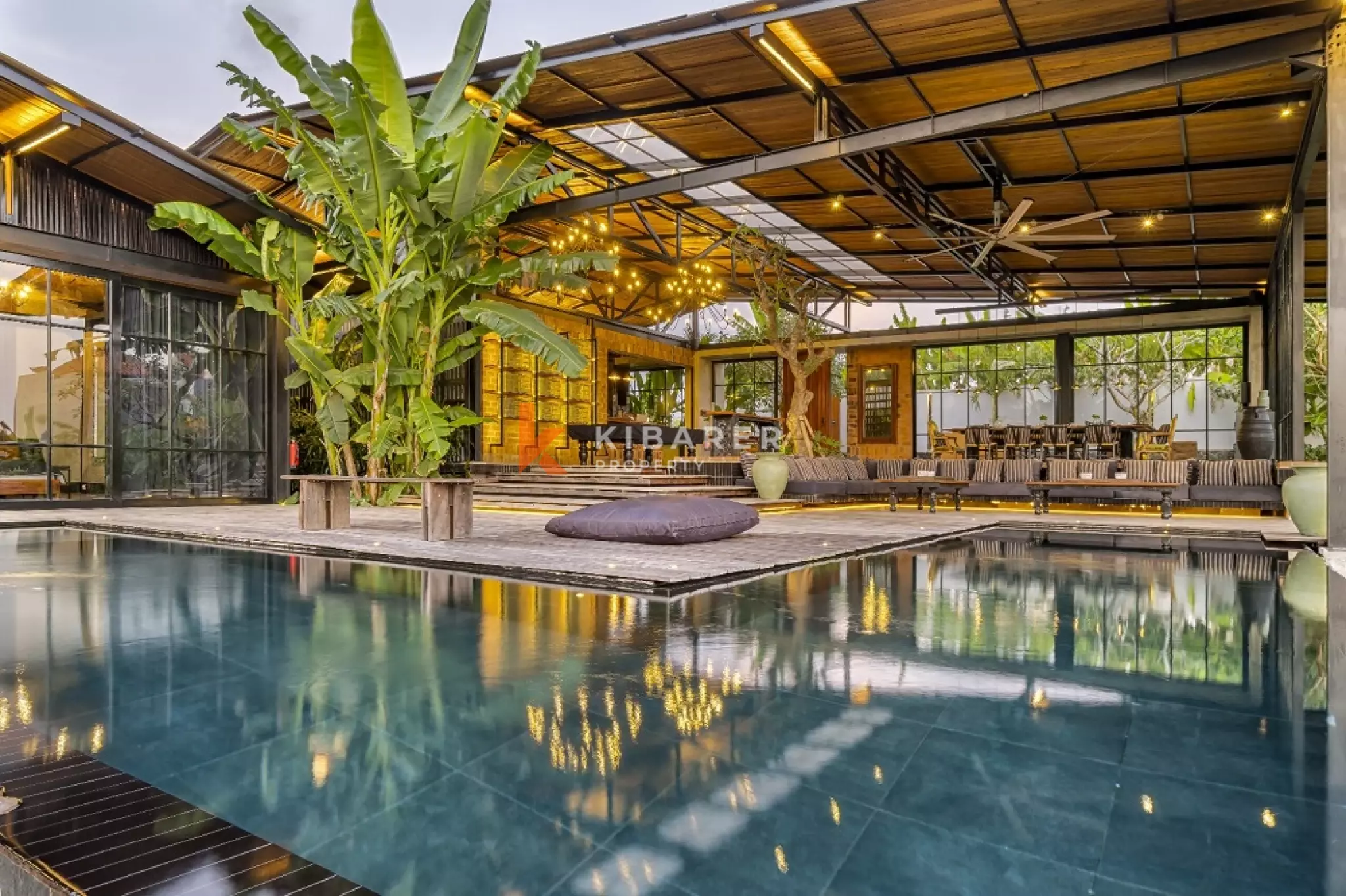 Escape Four-Bedoroms Open Villa with Rice Field Views in Tabanan
