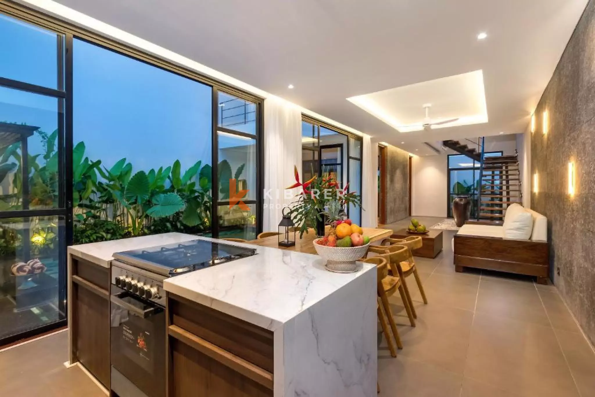 Luxurious Three-Bedroom Villa in Berawa — image 12