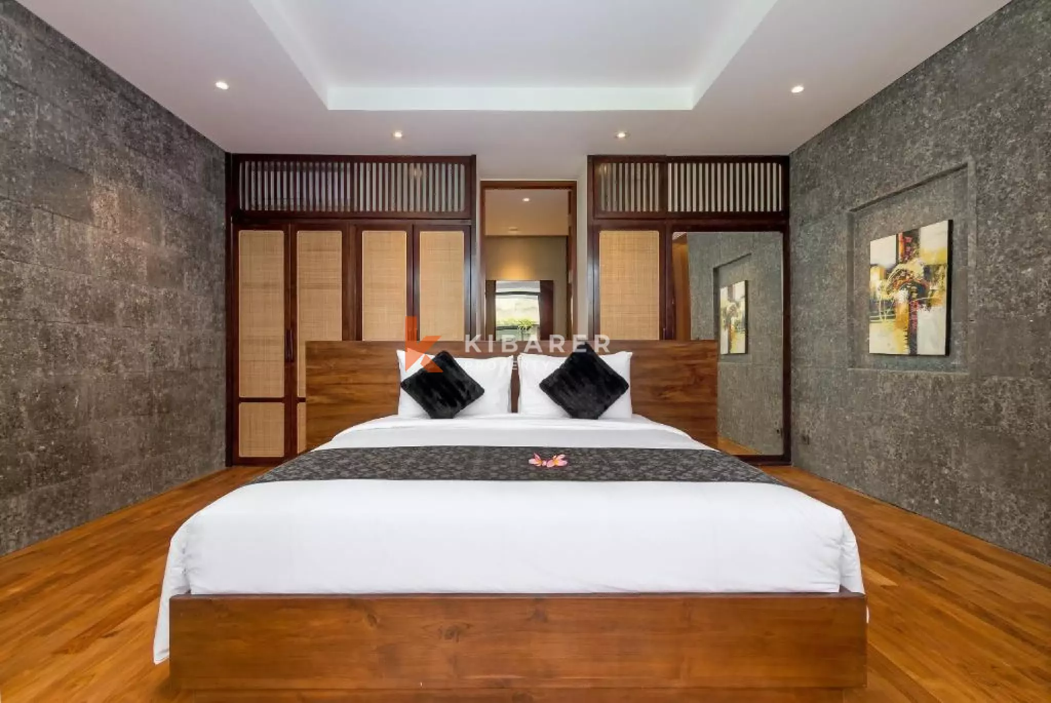 Luxurious Three-Bedroom Villa in Berawa — image 13