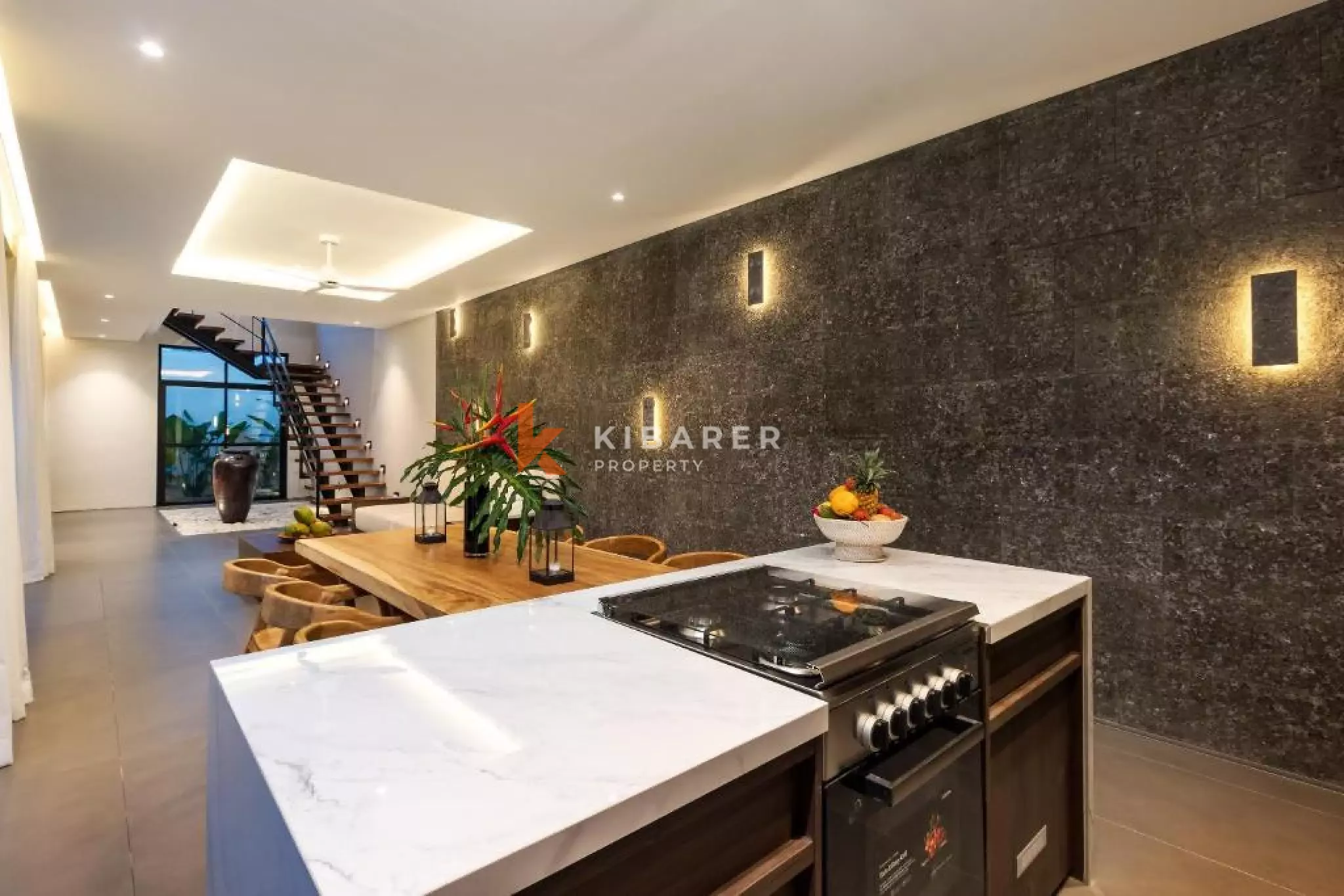 Luxurious Three-Bedroom Villa in Berawa — image 10