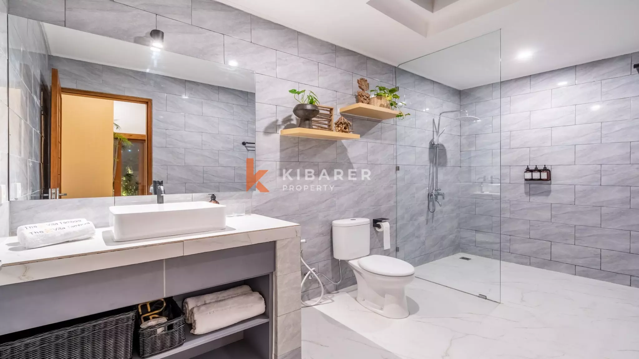 Charming Three-Bedroom Retreat with Pool and Garden in Pererenan — image 12