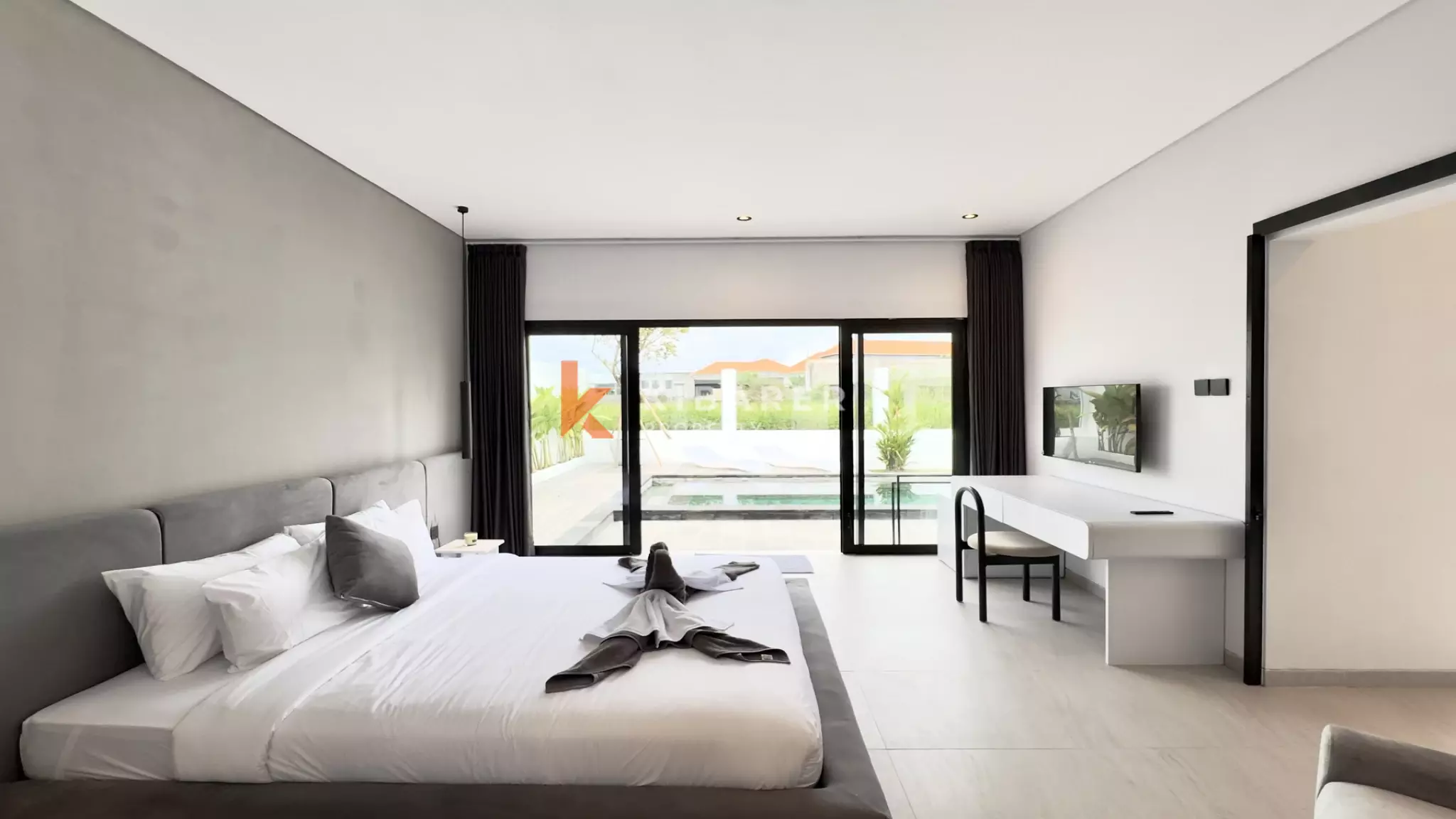 Modern Two-Bedroom Villa with Cinema Projector and Private Garden in Pererenan — image 10