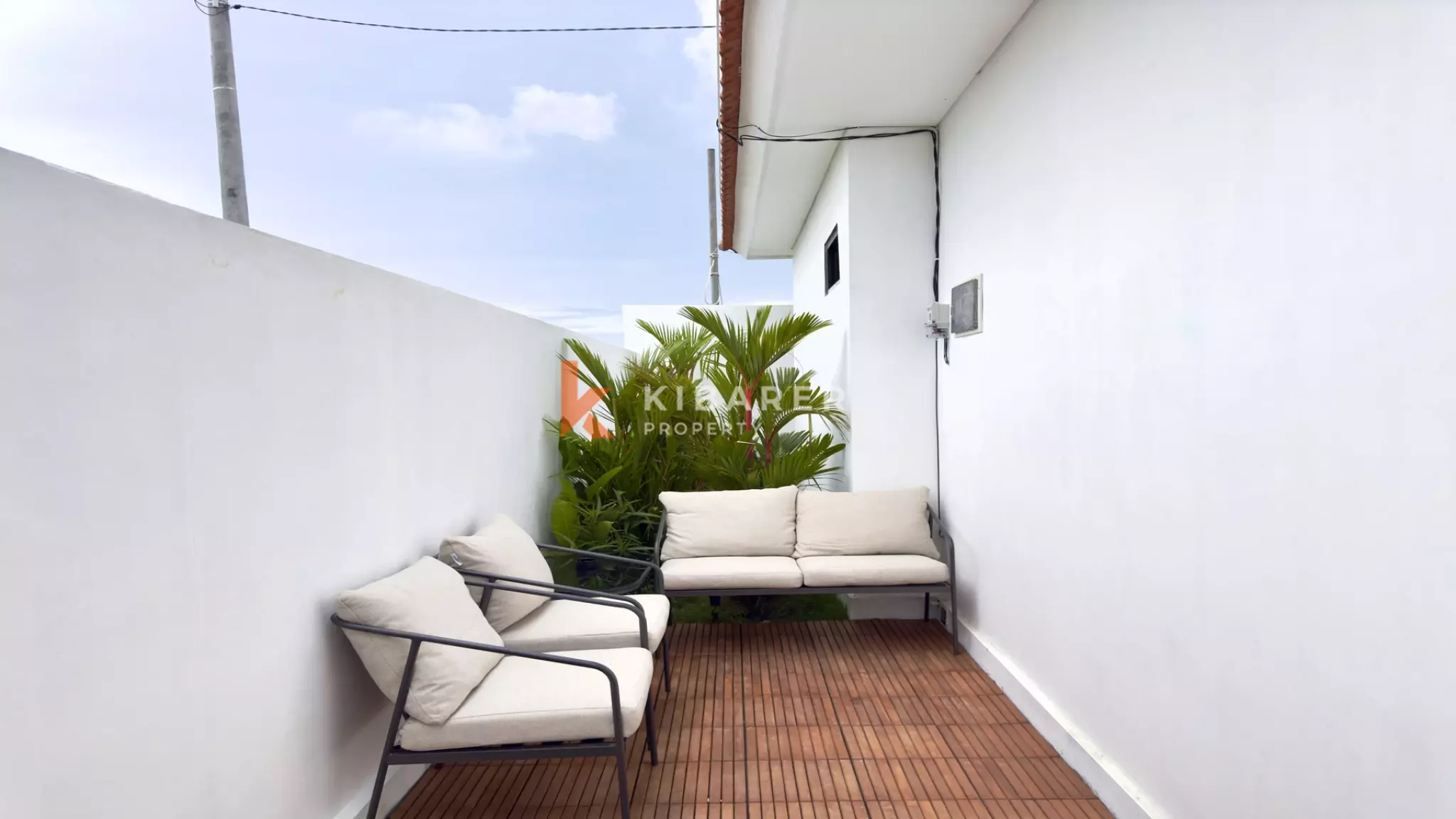 Modern Two-Bedroom Villa with Cinema Projector and Private Garden in Pererenan — image 5
