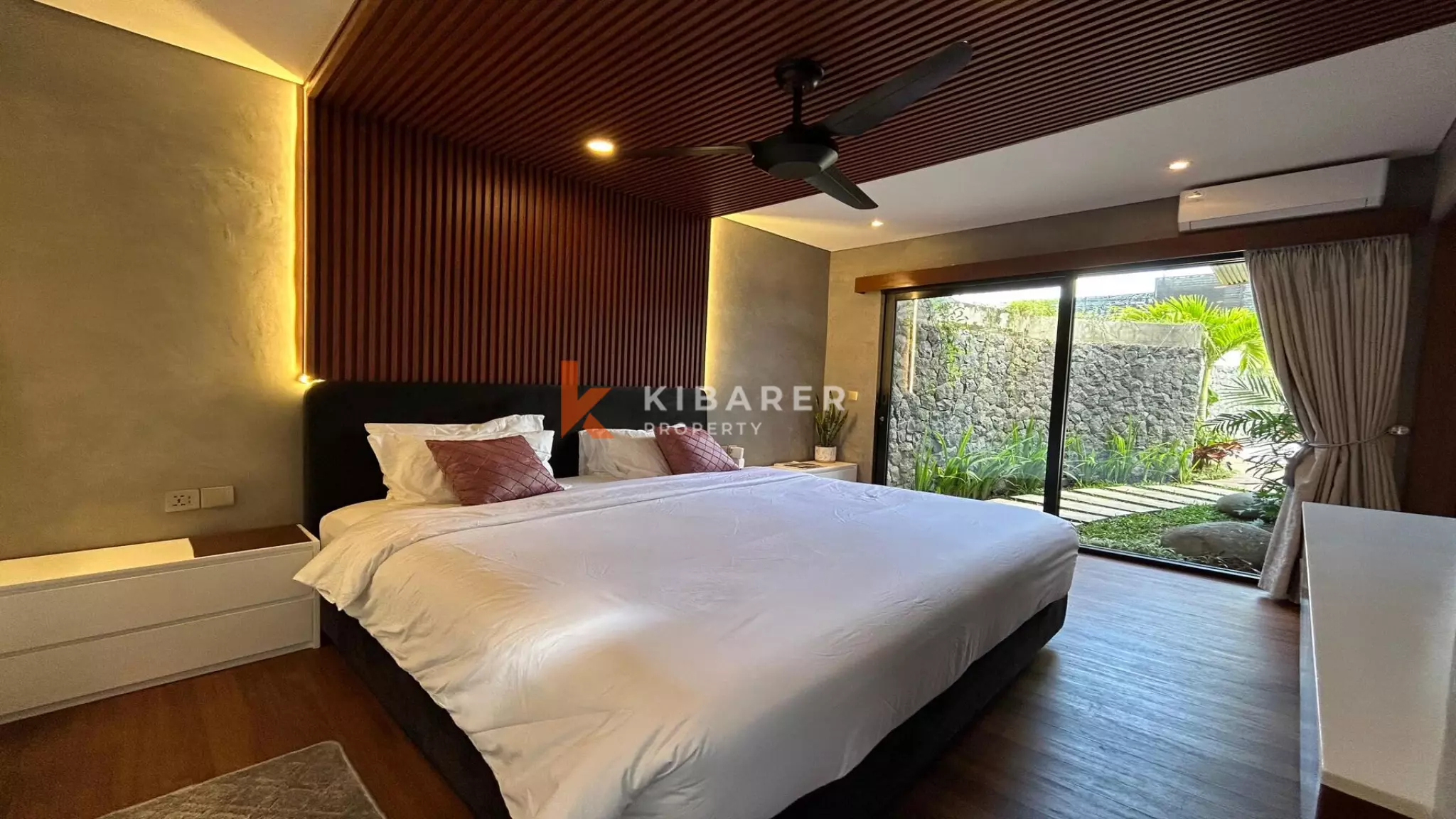 Modern One-Bedroom Tropical Villa with Enclosed Living in Central Canggu — image 19