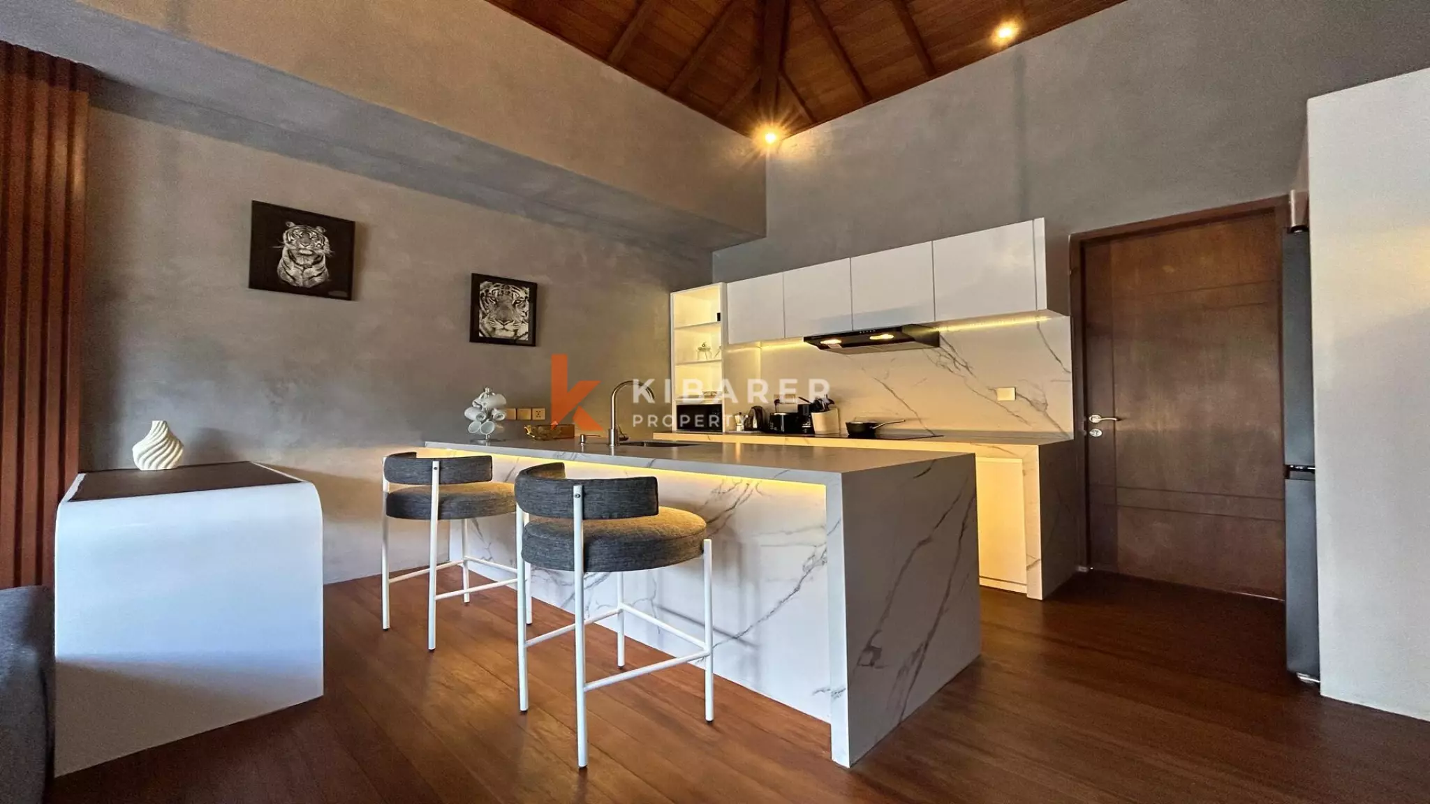 Modern One-Bedroom Tropical Villa with Enclosed Living in Central Canggu — image 13