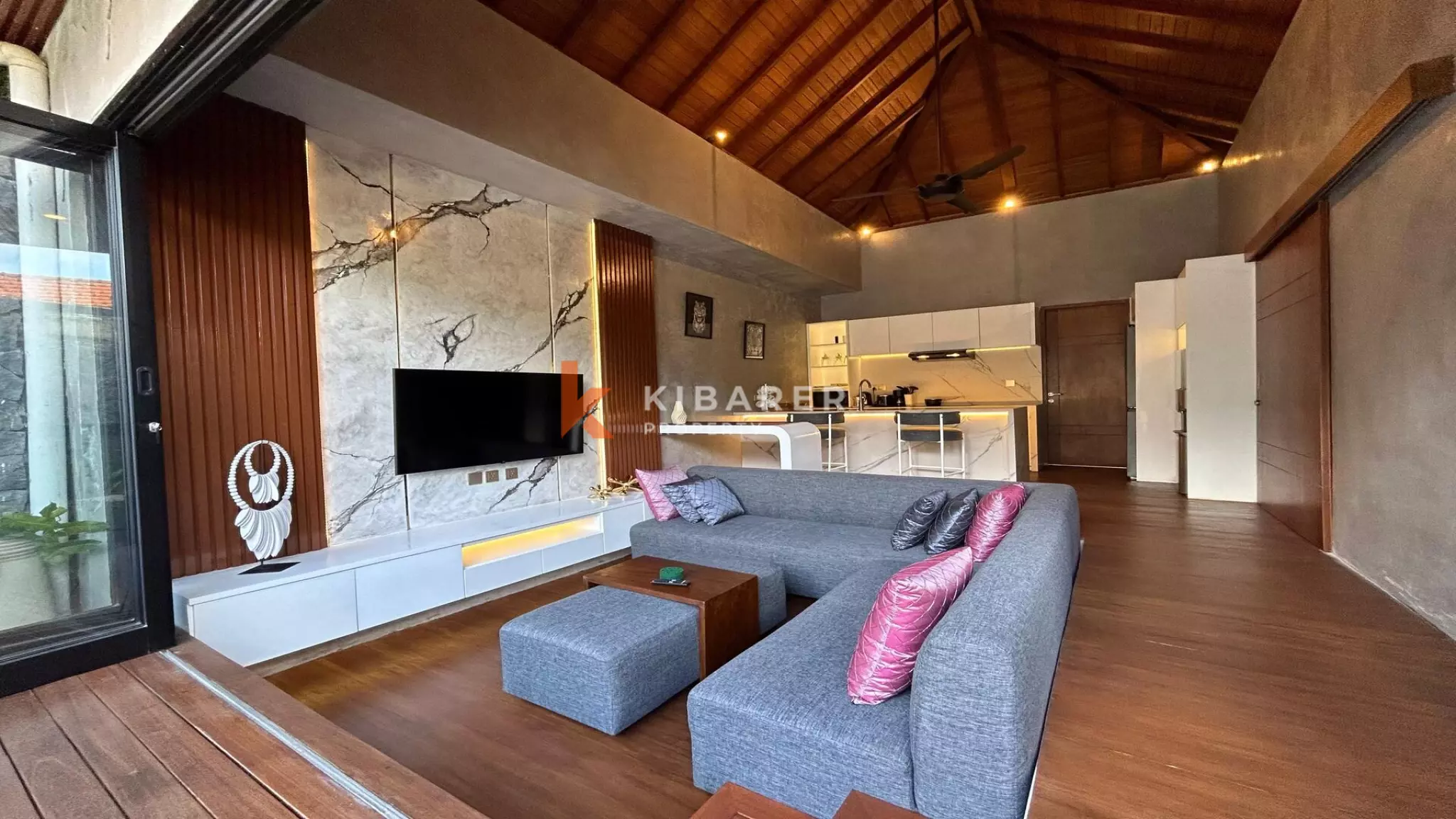 Modern One-Bedroom Tropical Villa with Enclosed Living in Central Canggu — image 7
