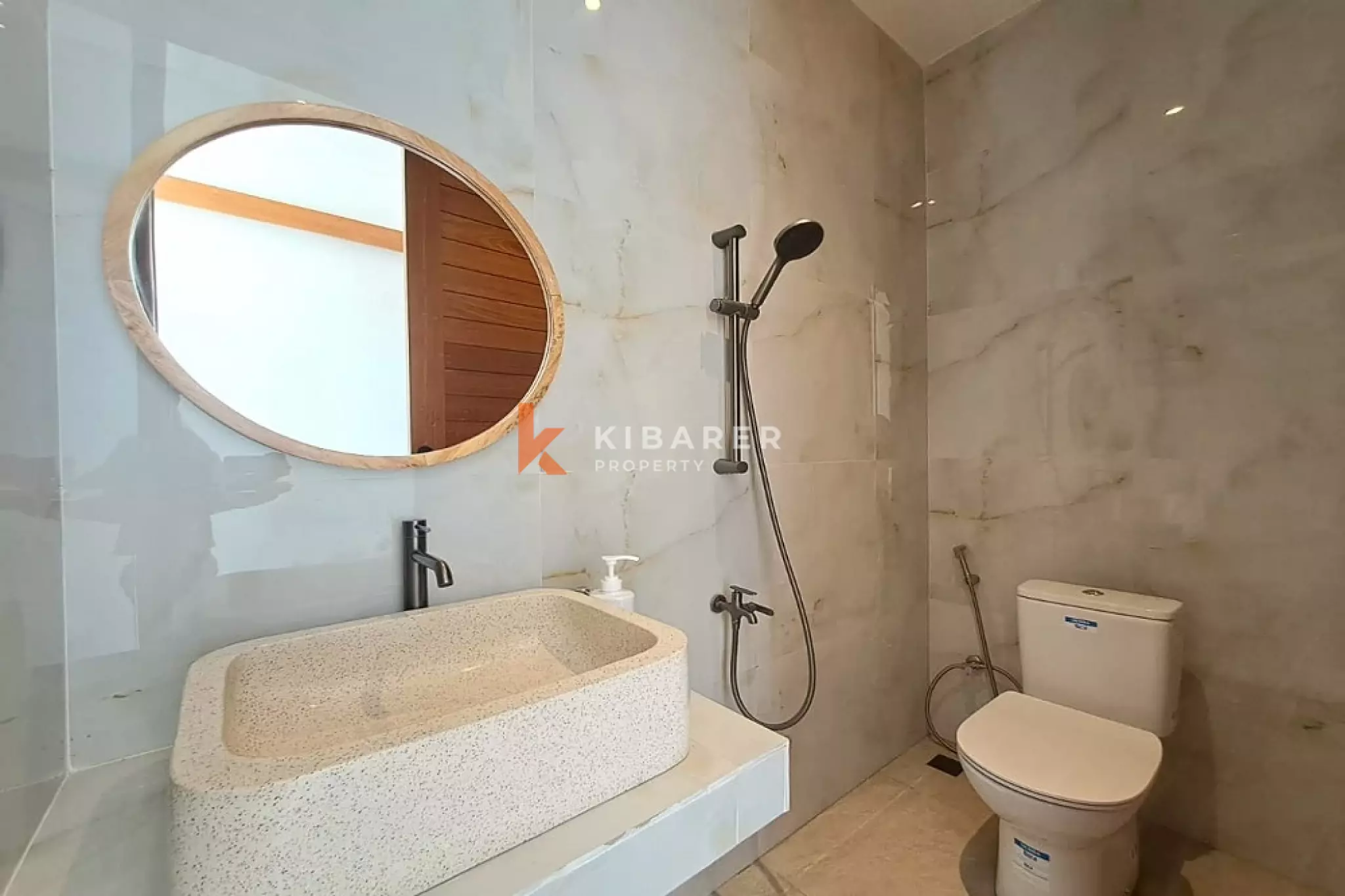 Modern Rooftop Villa with Private Pool in Tumbak Bayuh — image 14