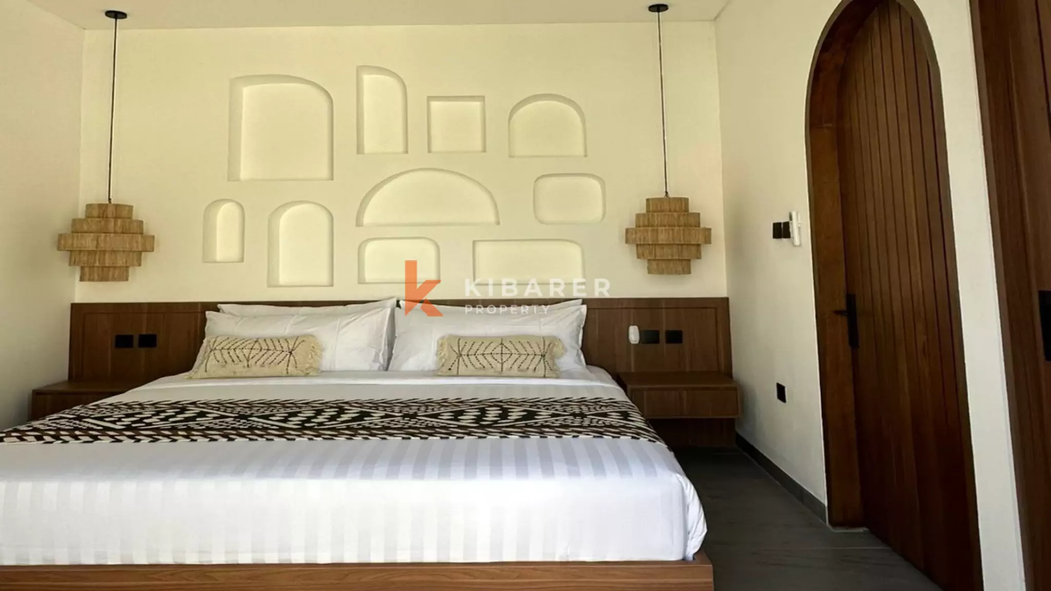 Stunning Two-Bedroom Villa for Lease in Tumbak Bayuh — image 3