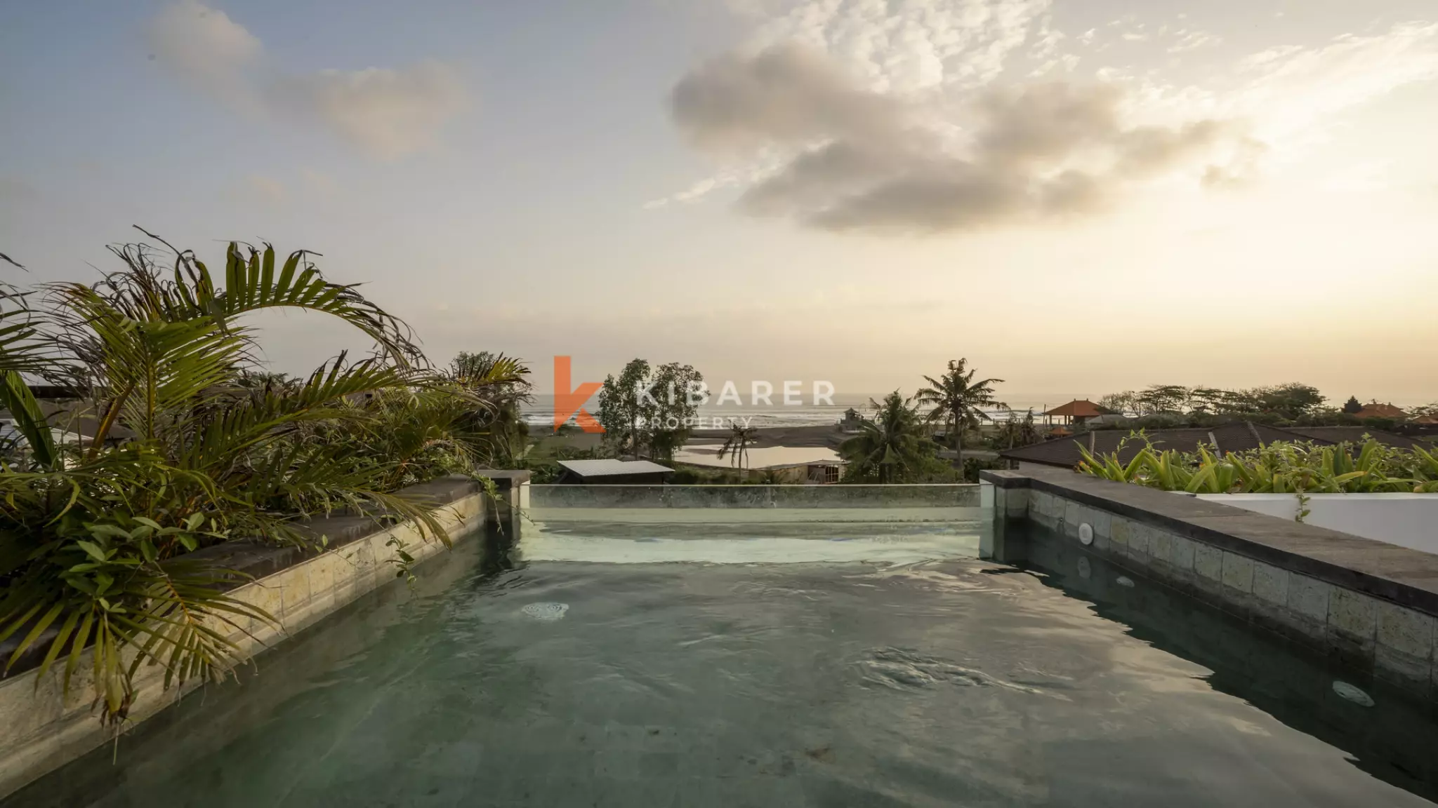 Luxurious Four-Bedroom Villa with Rooftop Pool and Ocean View in Pererenan — image 2