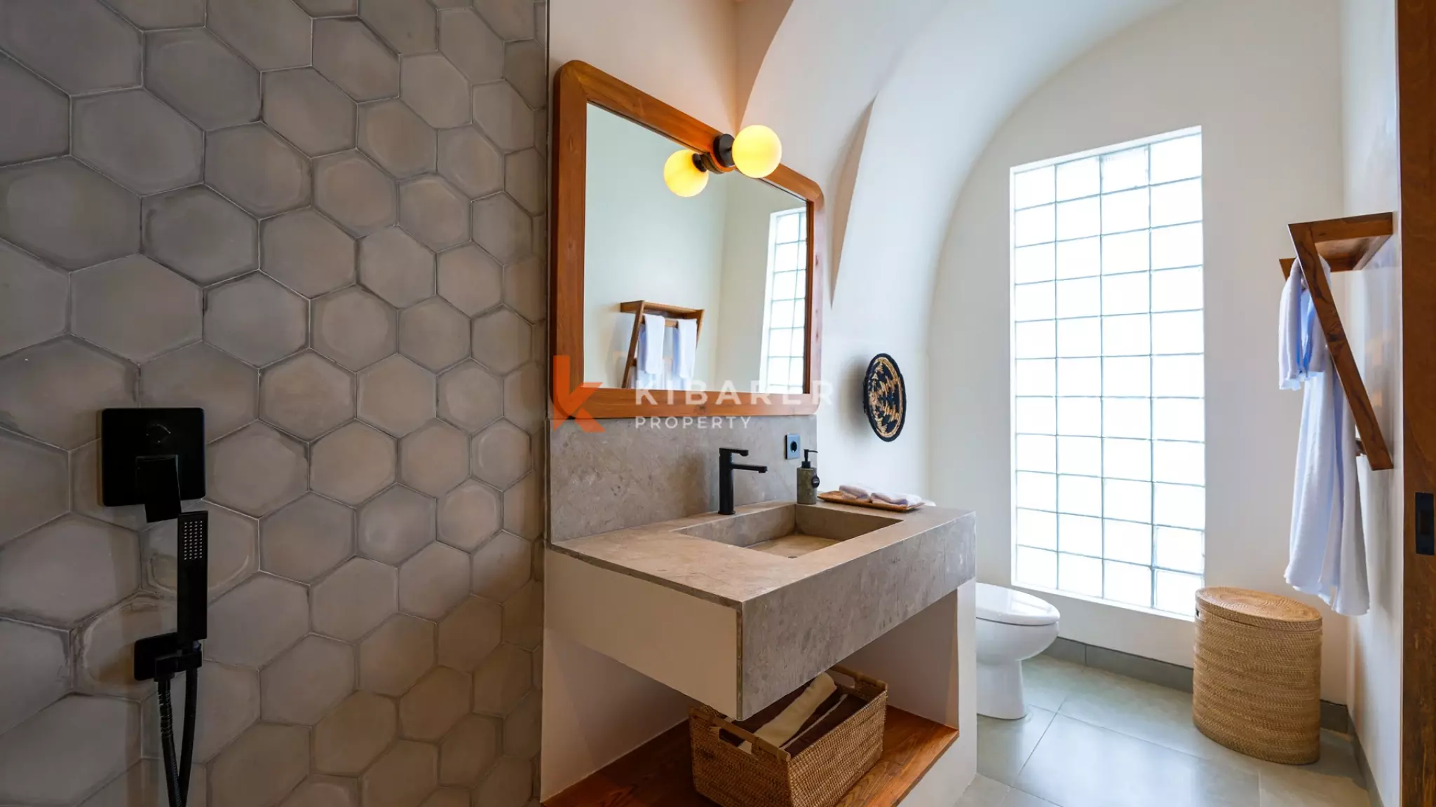Brand New Three Bedroom Complex Villa walking distance to Cemagi Beach — image 4