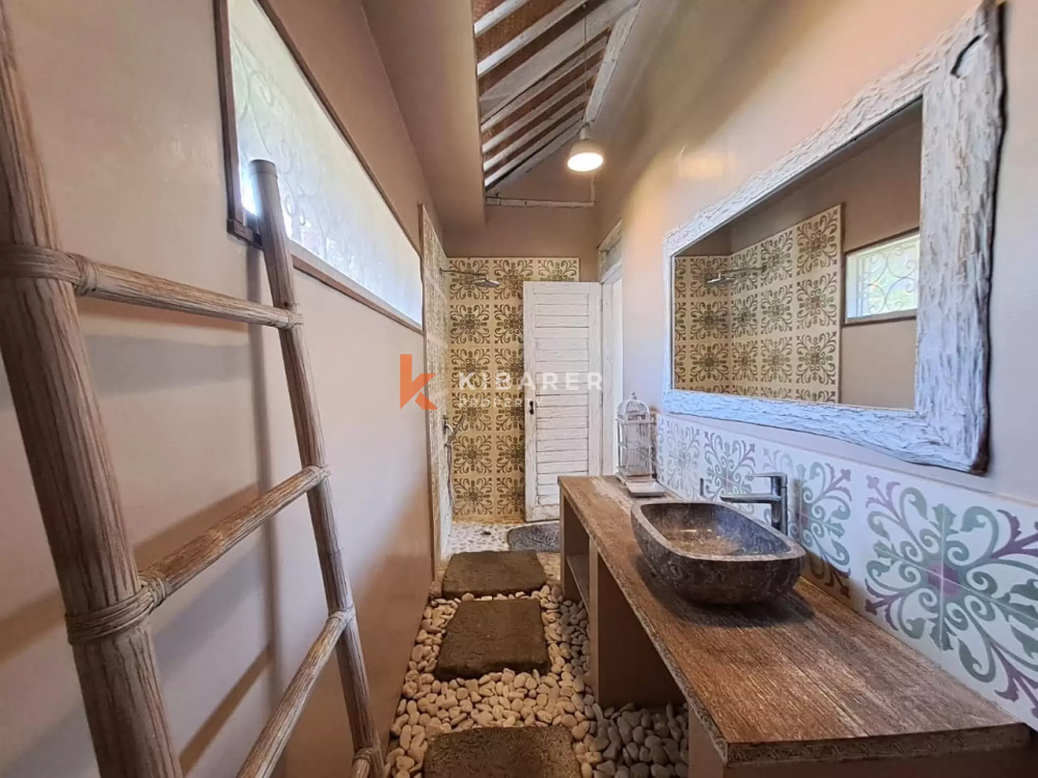 Authentic Three-Bedrooms Garden Villa in Central Canggu — image 15