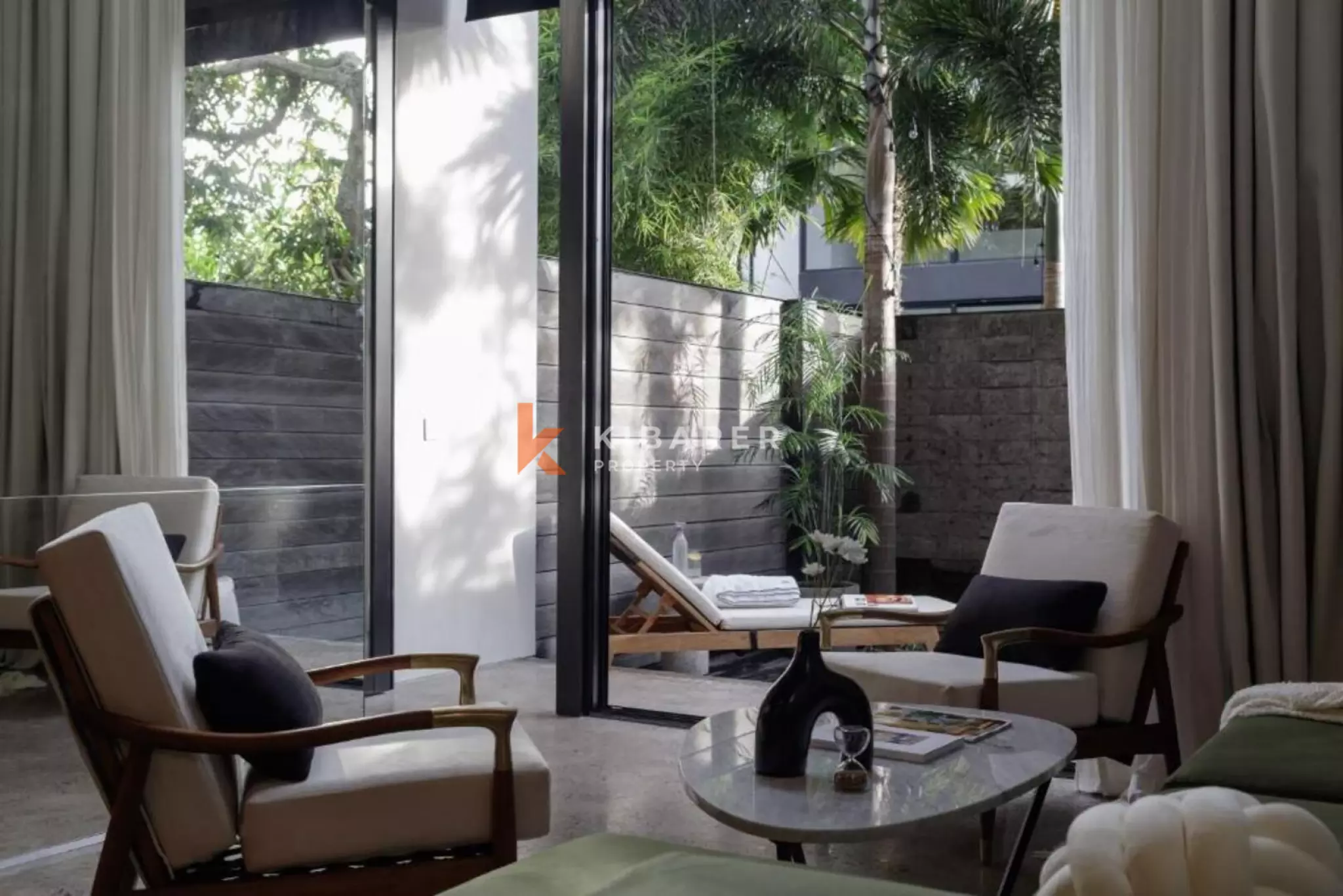 Luxury Living Townhouse with Two Bedroom in Berawa