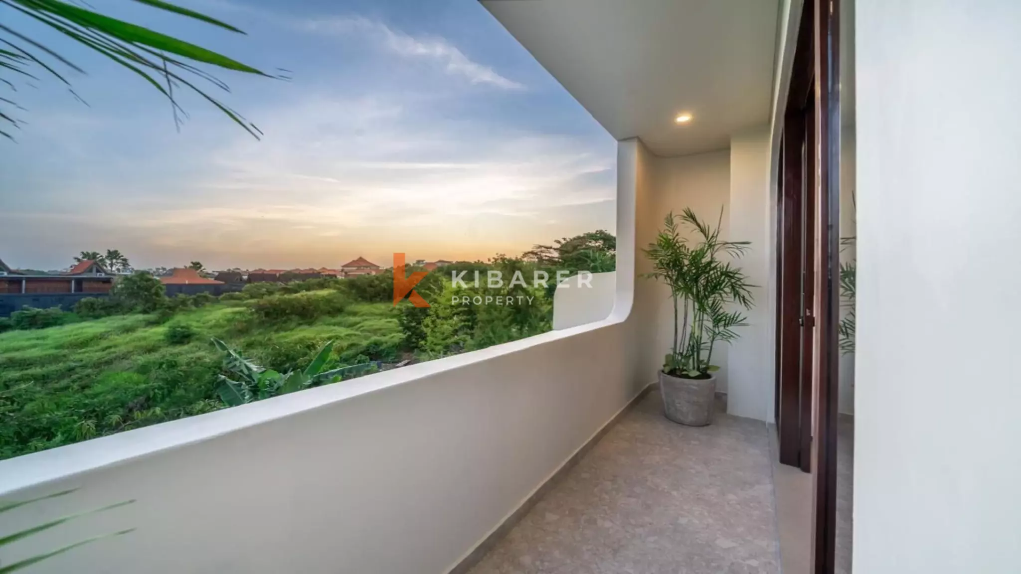 Stunning Three-Bedroom Villa with Rooftop in Pererenan — image 10
