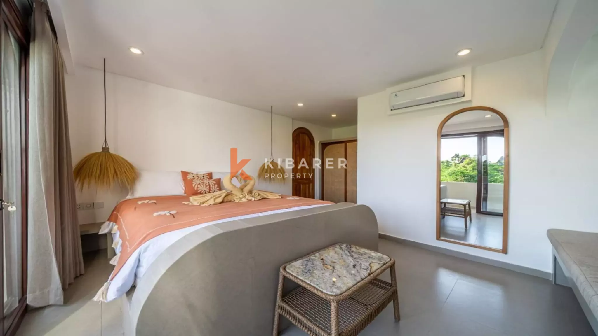 Stunning Three-Bedroom Villa with Rooftop in Pererenan — image 12