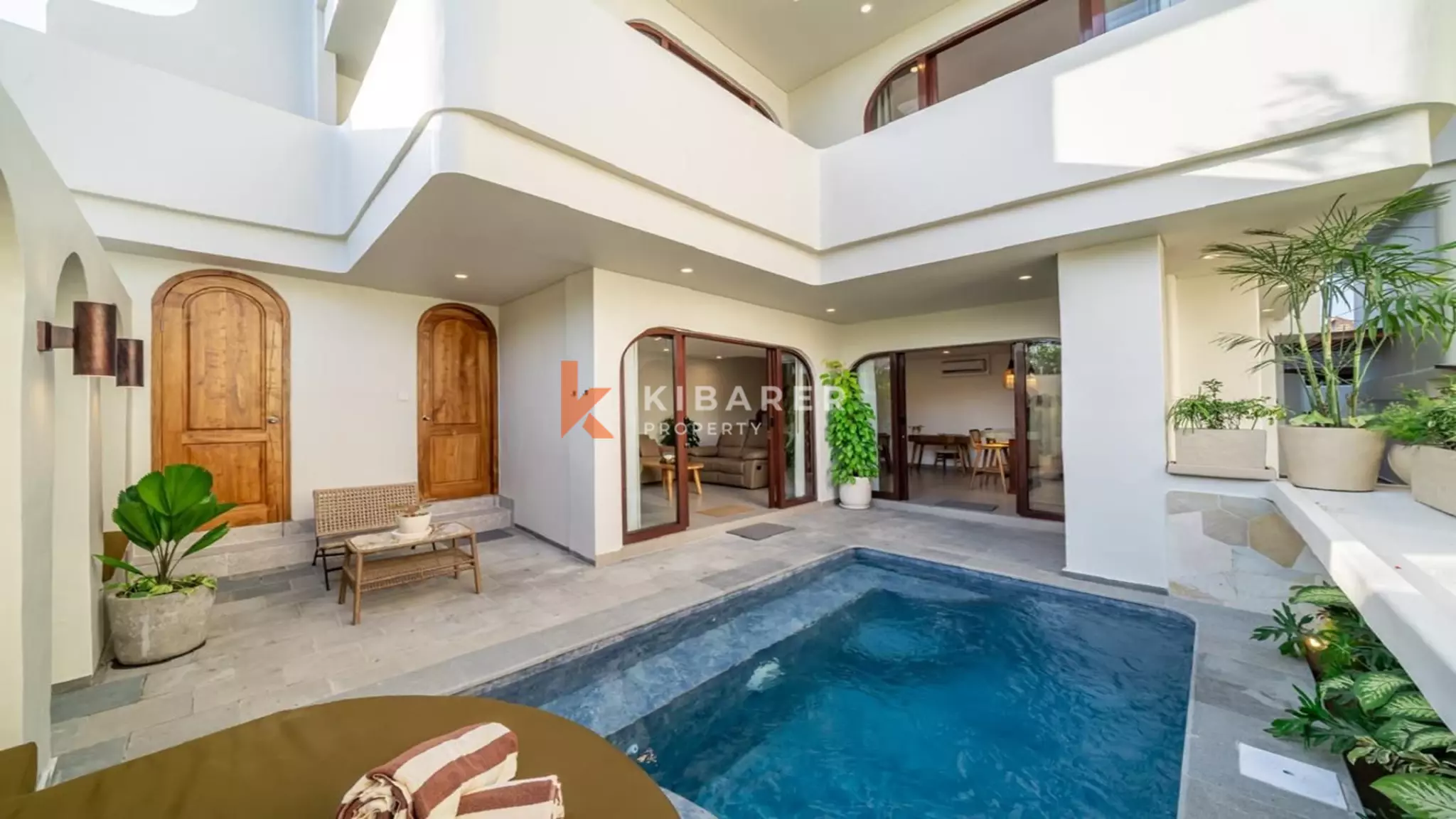 Stunning Three-Bedroom Villa with Rooftop in Pererenan
