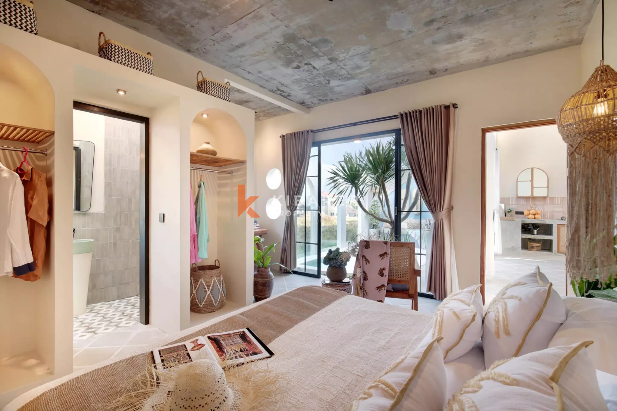 Modern Two Bedroom Enclosed Villa in Tumbak Bayuh — image 11
