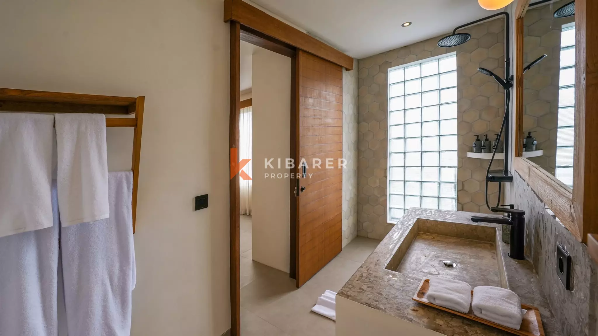 Gorgeous Three-Bedroom Villa with Enclosed Living in Cemagi — image 16