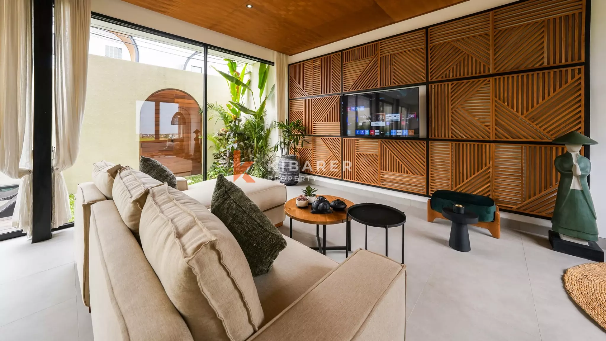 Gorgeous Three-Bedroom Villa with Enclosed Living in Cemagi — image 4