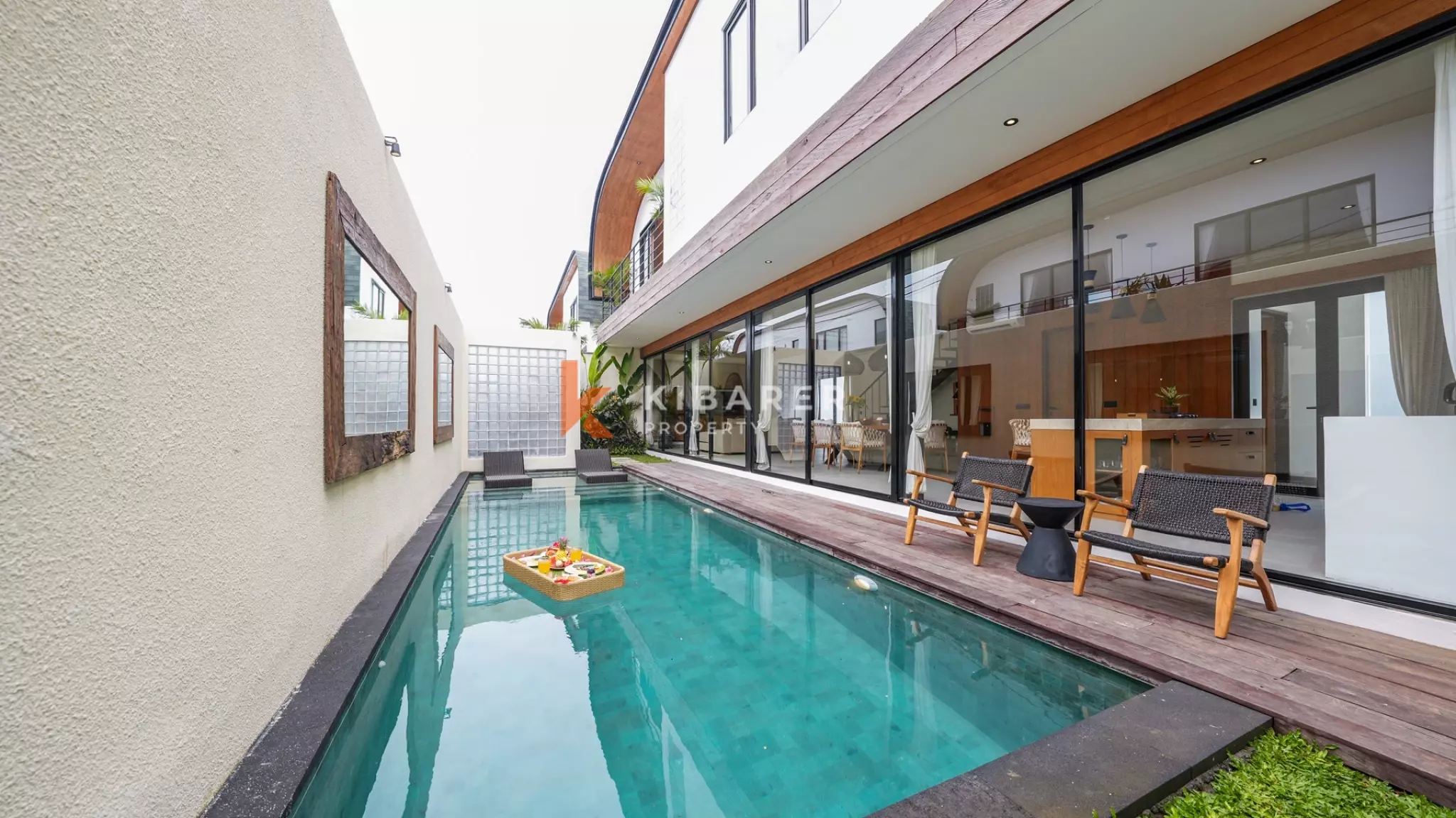 Gorgeous Three-Bedroom Villa with Enclosed Living in Cemagi — image 3