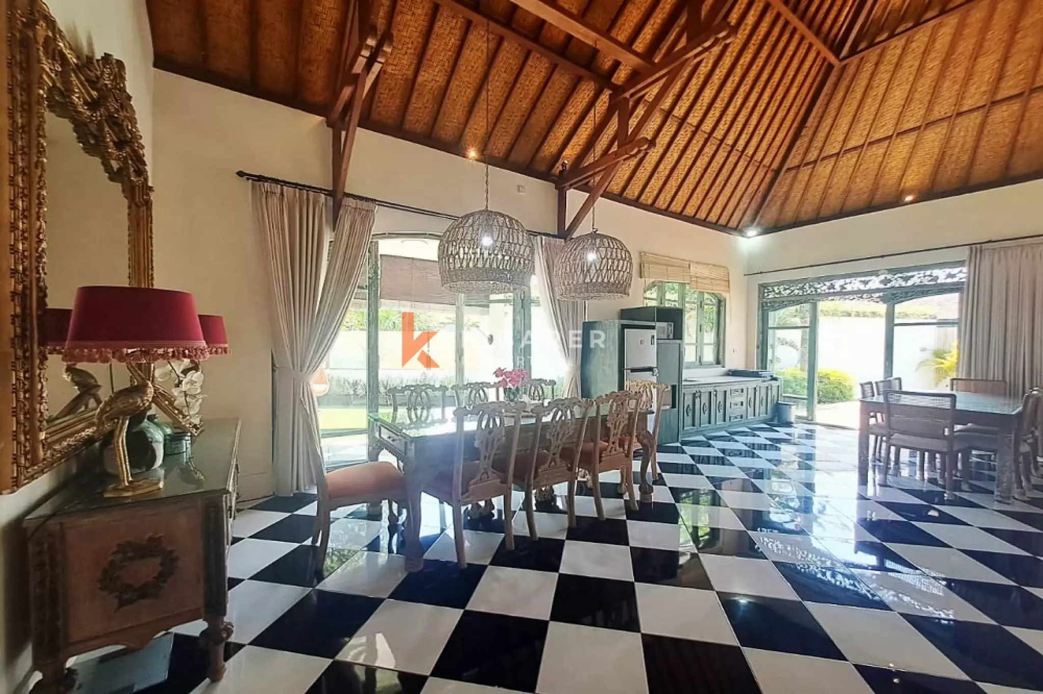 Haven Three-Bedrooms Villa in Prime Berawa Location — image 7
