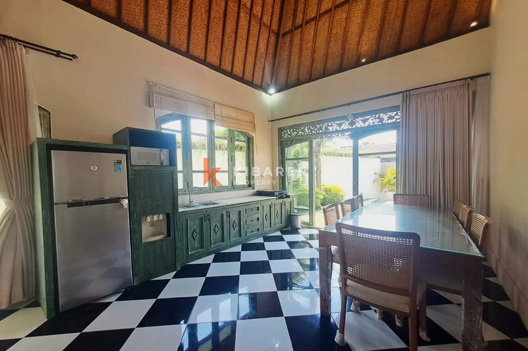 Haven Three-Bedrooms Villa in Prime Berawa Location — image 11