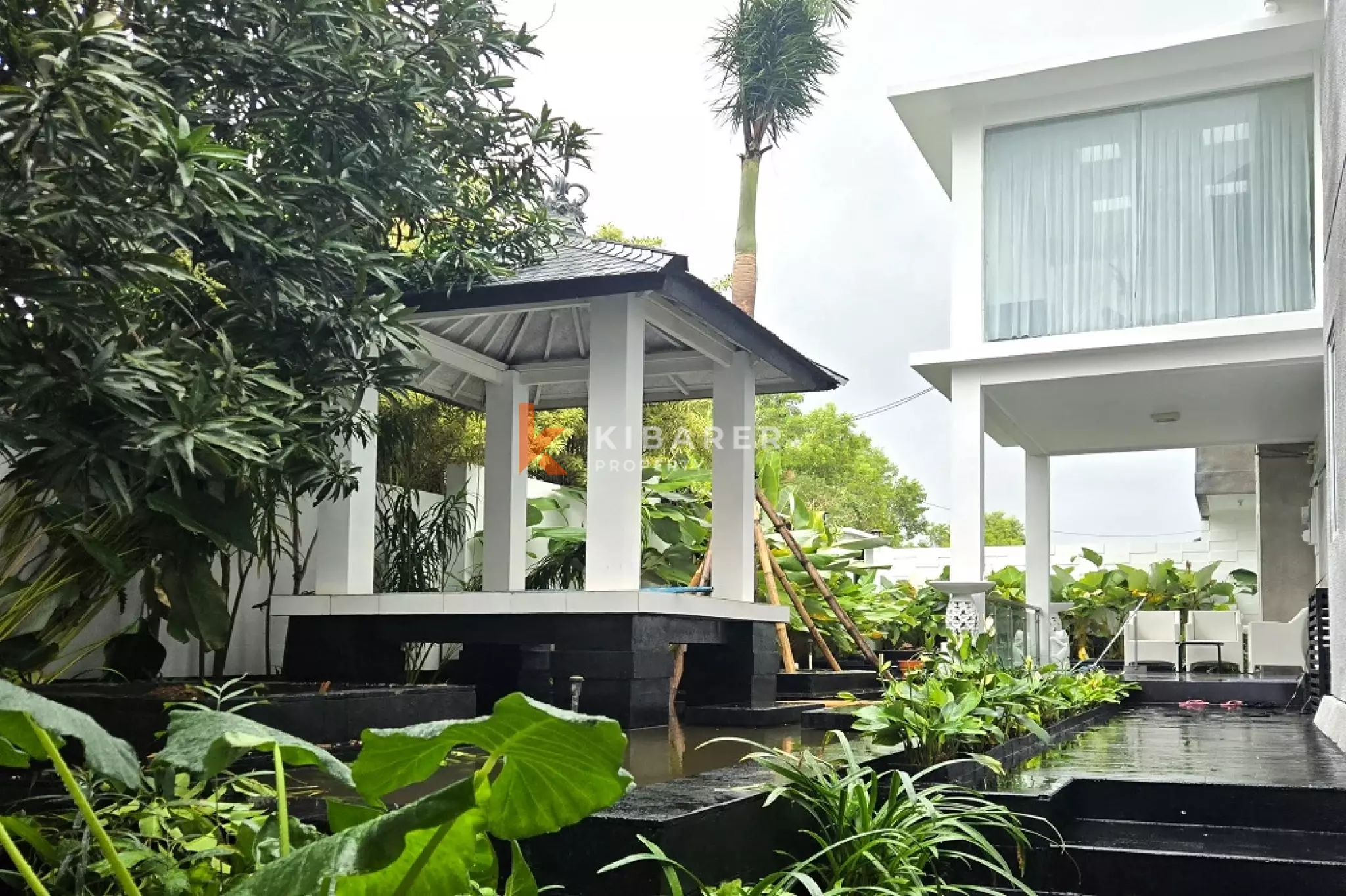 Grande Tropical Four-Bedrooms Villa in Ungasan — image 2