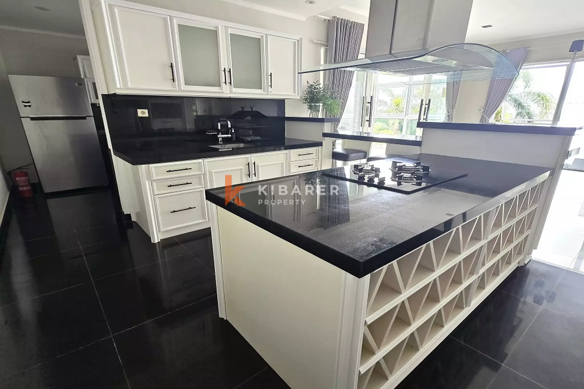 Grande Tropical Four-Bedrooms Villa in Ungasan — image 9