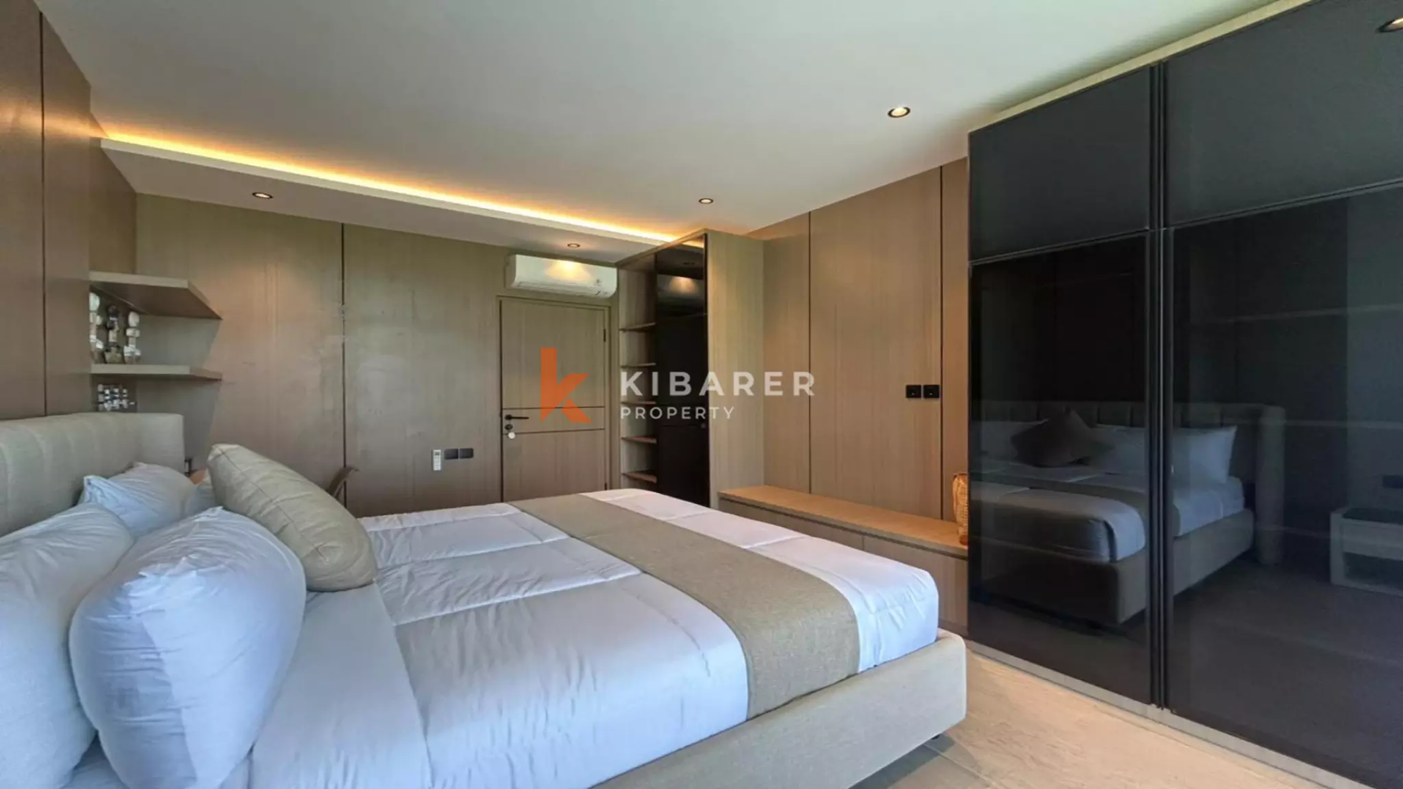 Charming Three-Bedroom Villa with Open Living Space in Canggu — image 11