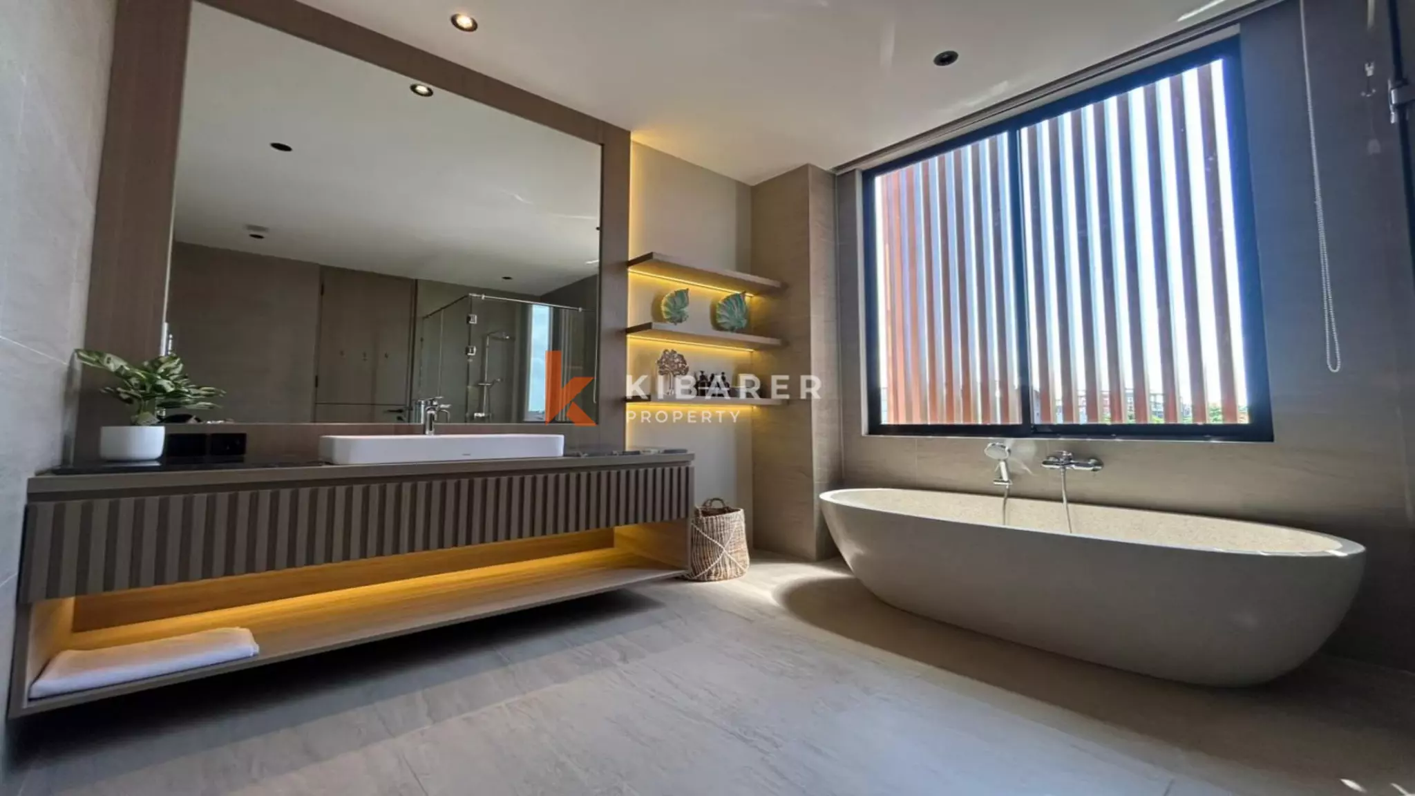 Charming Three-Bedroom Villa with Open Living Space in Canggu — image 18