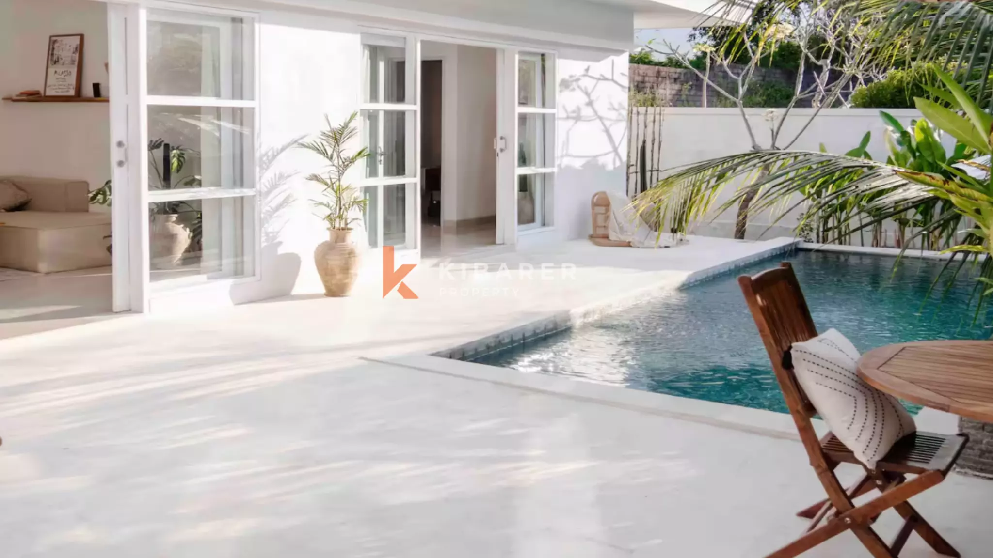 Chic Three-Bedroom Villa with Enclosed Living Near Uluwatu Beach