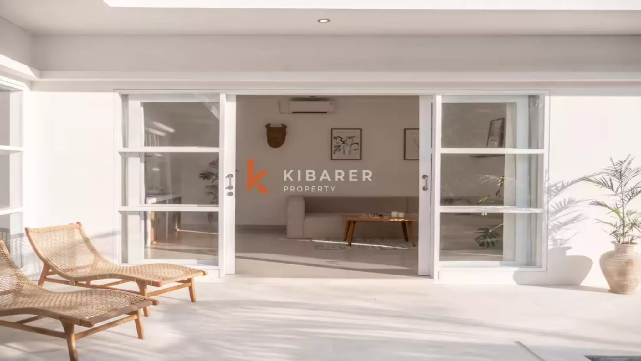 Chic Three-Bedroom Villa with Enclosed Living Near Uluwatu Beach — image 8