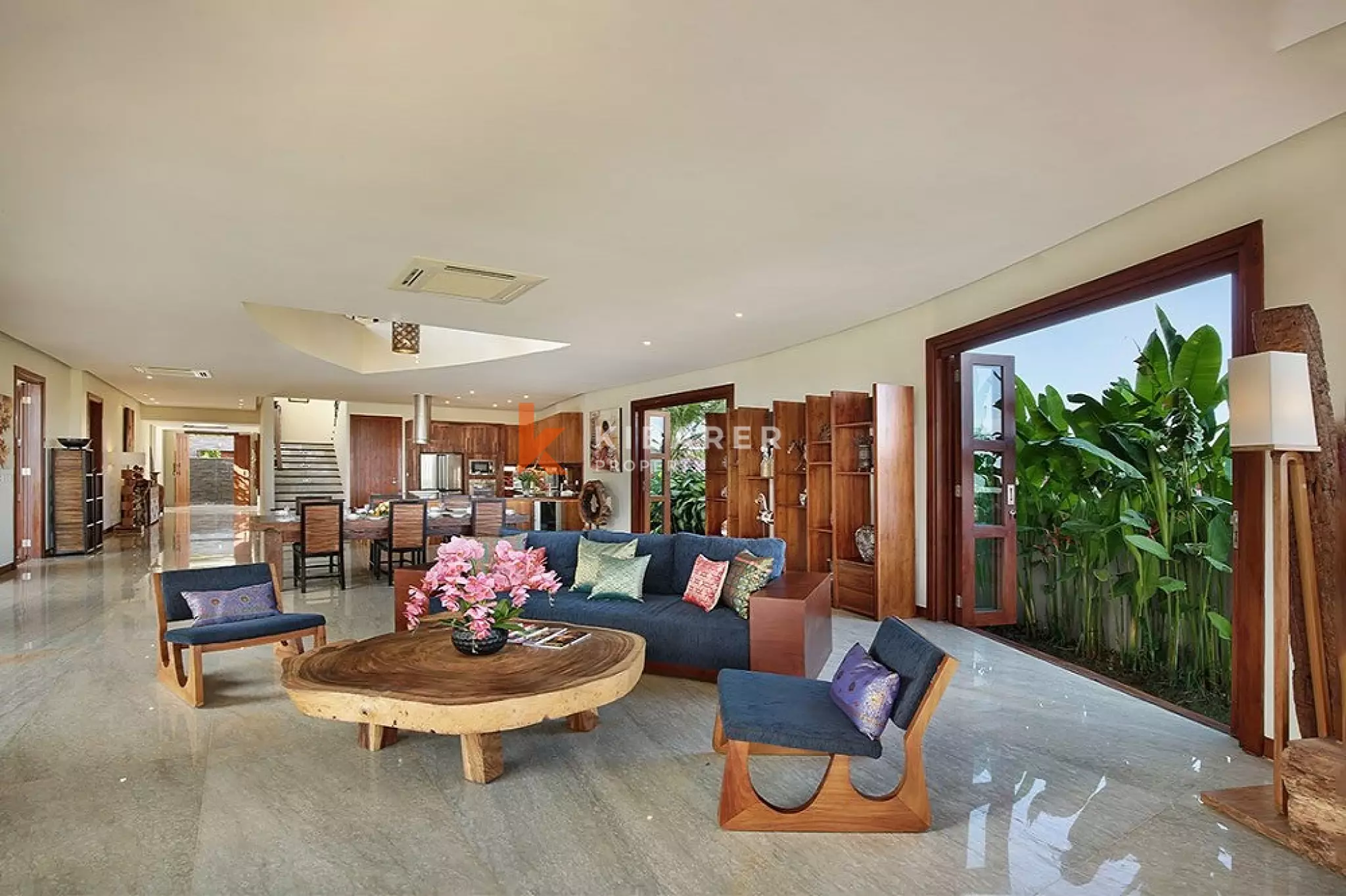 Luxury Architectural Five-Bedrooms Villa in Hillside Jimbaran — image 7
