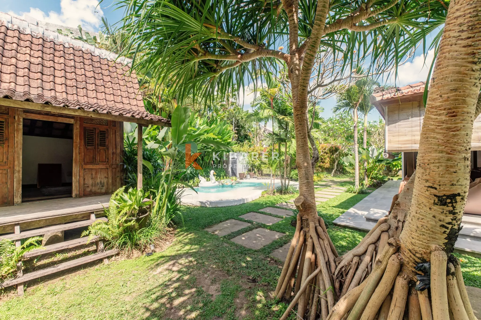 Tropical Haven Four Bedroom Villa in Pererenan — image 7