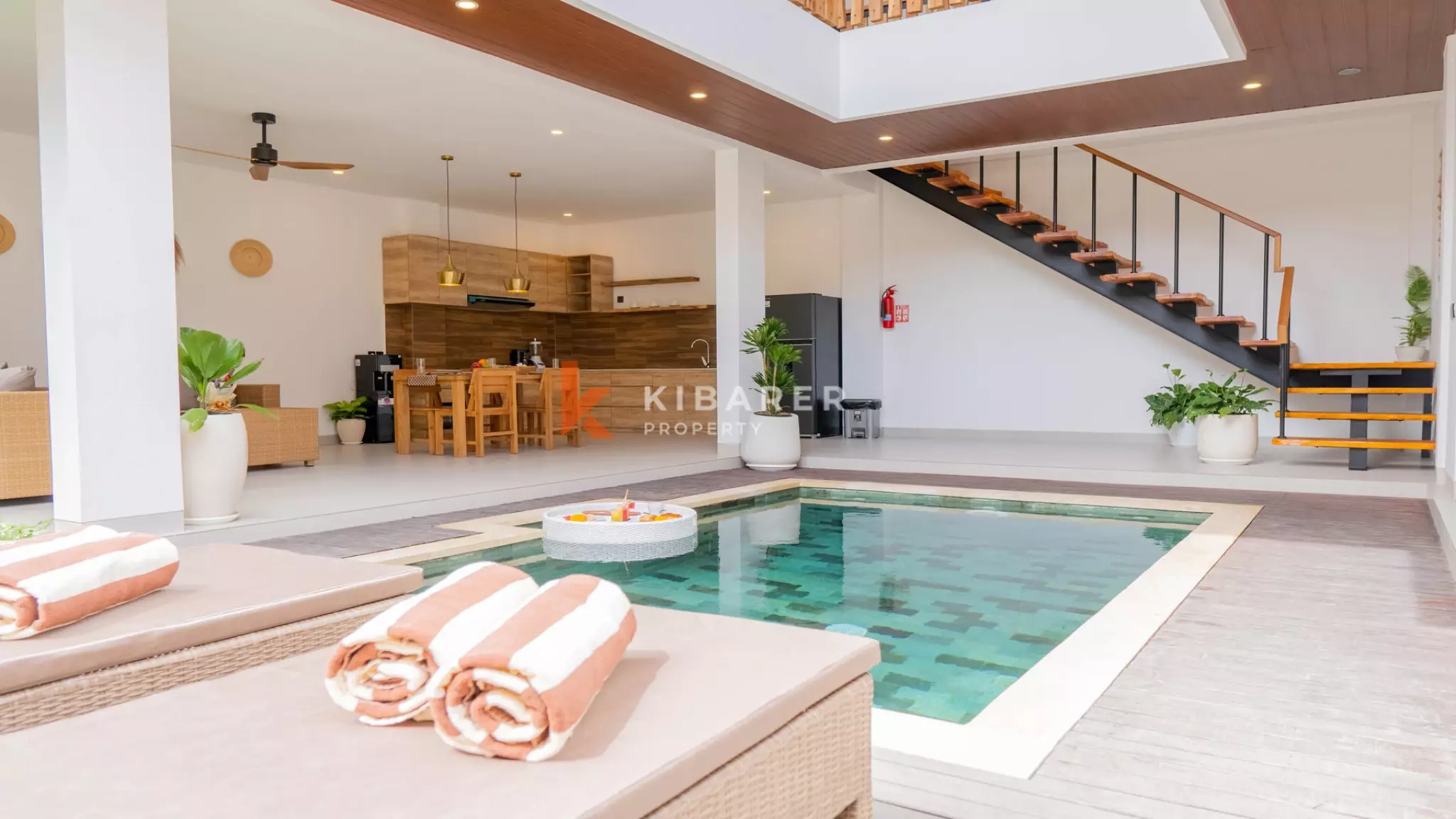 Beautiful Two-Bedroom Tropical Getaway in Tumbak Bayuh