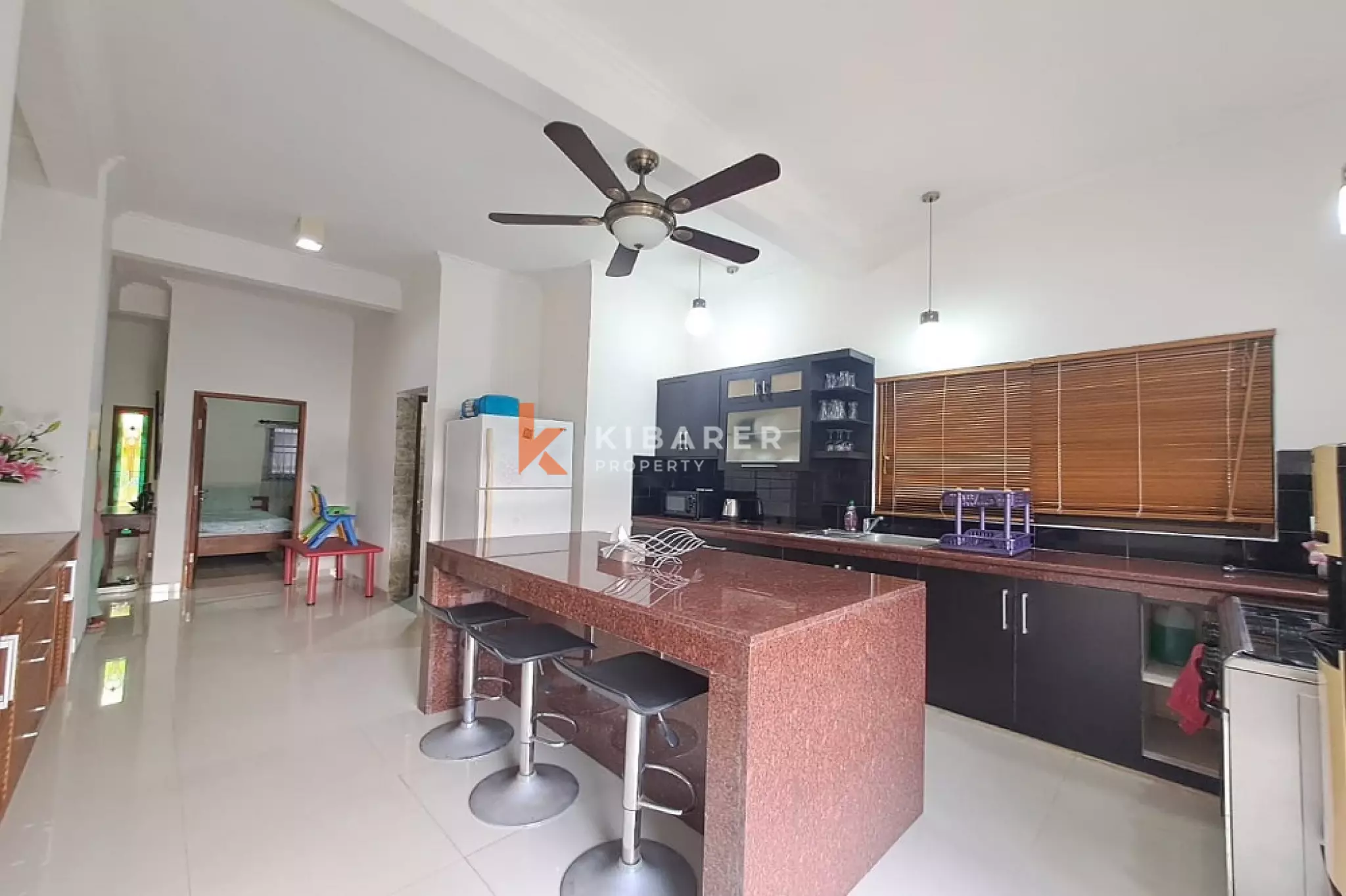 Homey Three-Bedrooms Villa in Nusa Dua — image 9