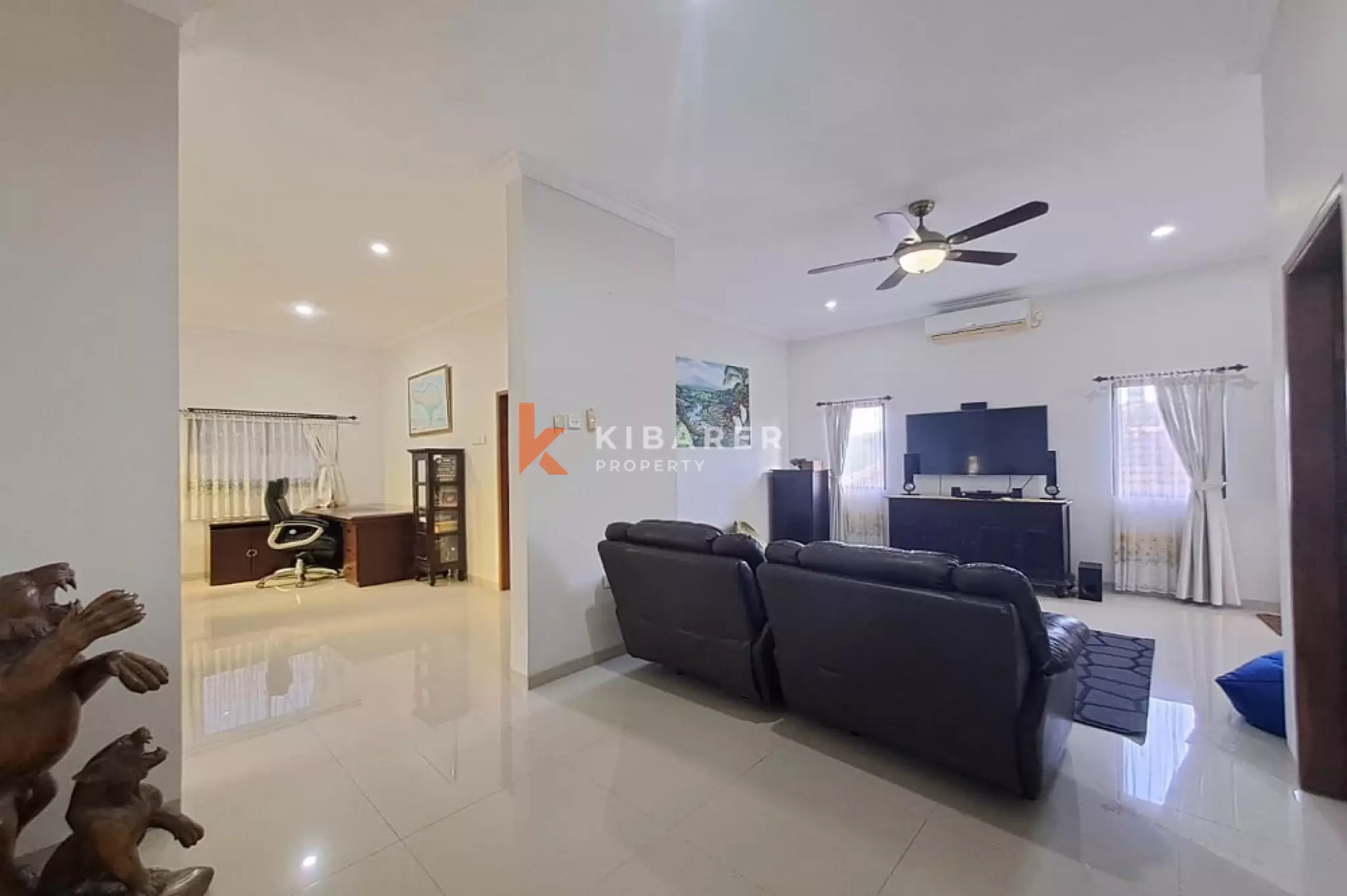 Homey Three-Bedrooms Villa in Nusa Dua — image 8